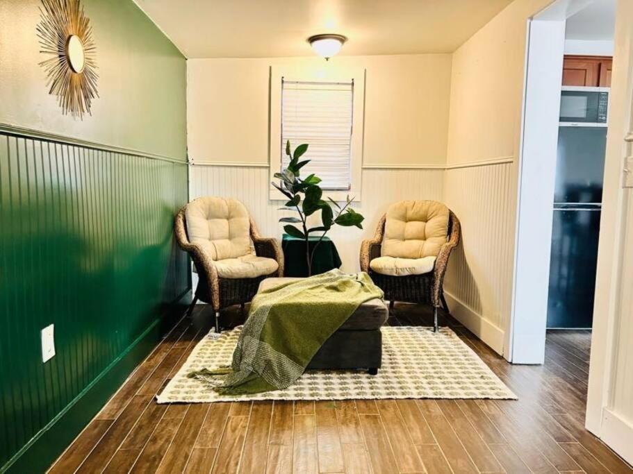 One-Bedroom Apartment photo 3