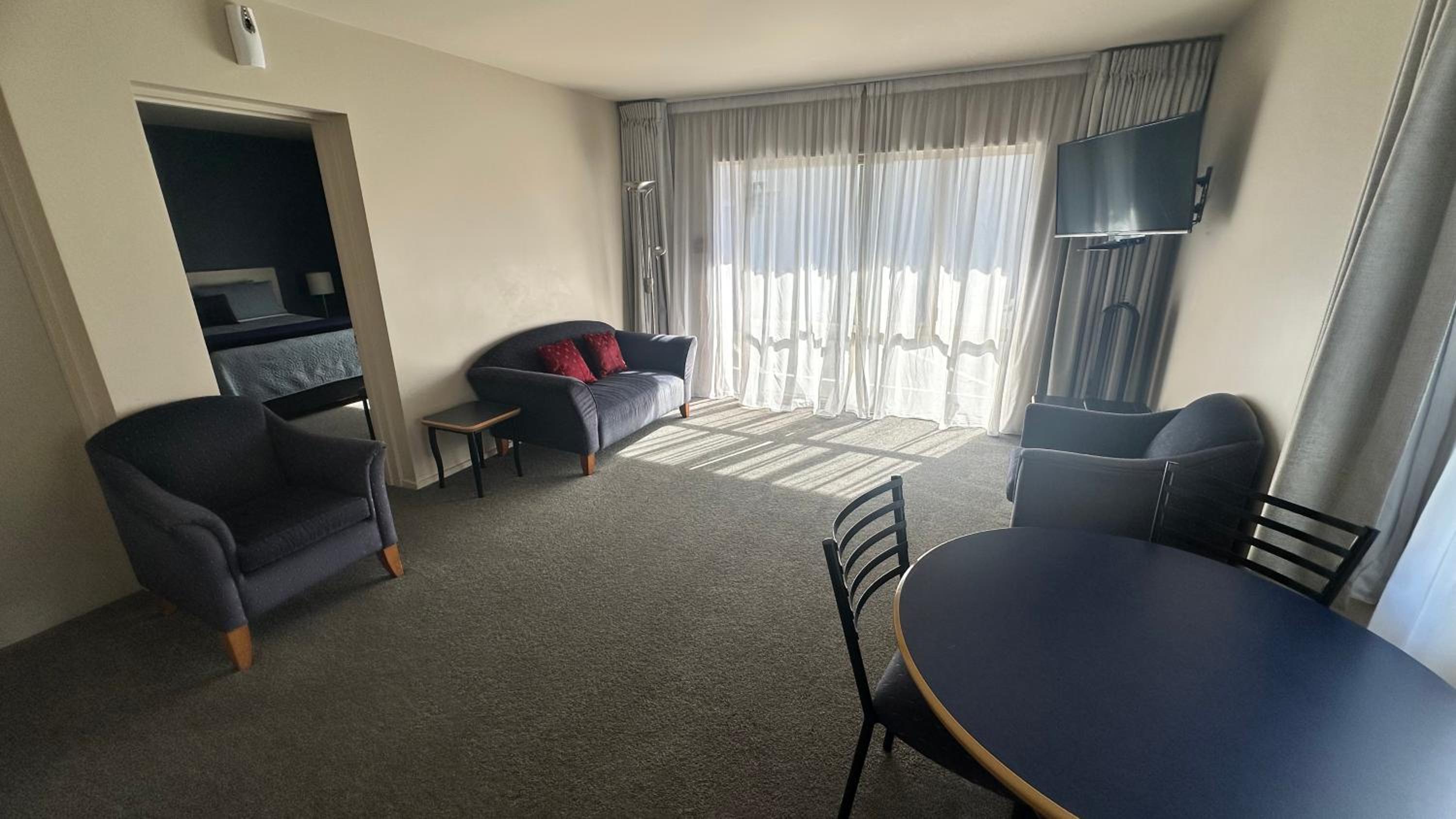 Deluxe Family Suite photo 2