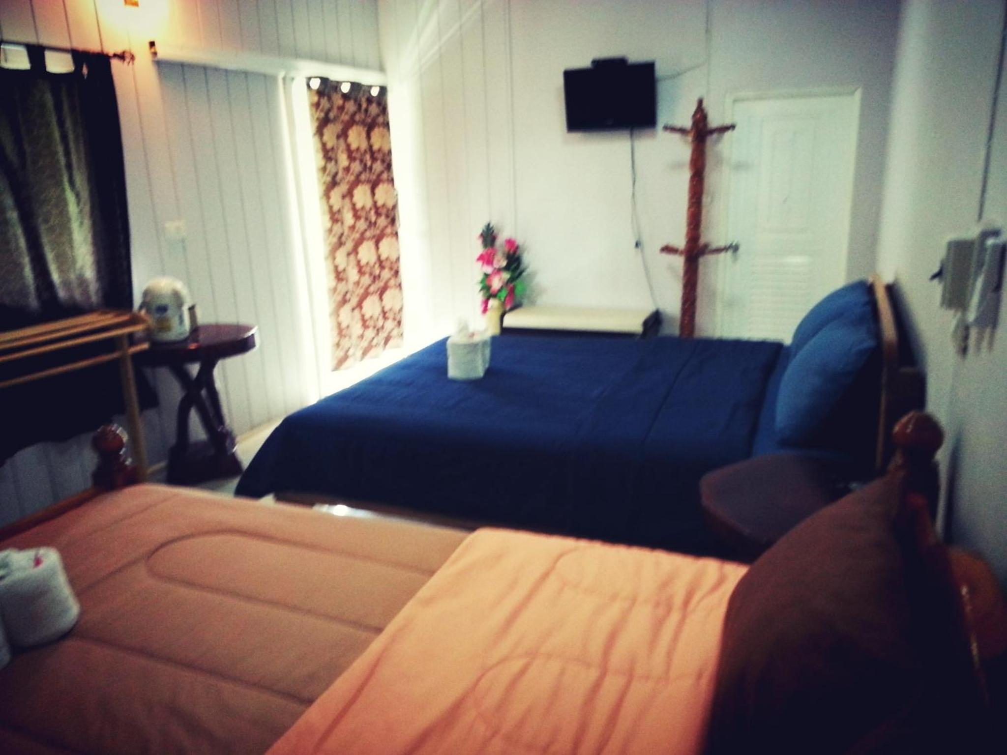 Vierbettzimmer mit eigenem Badezimmer