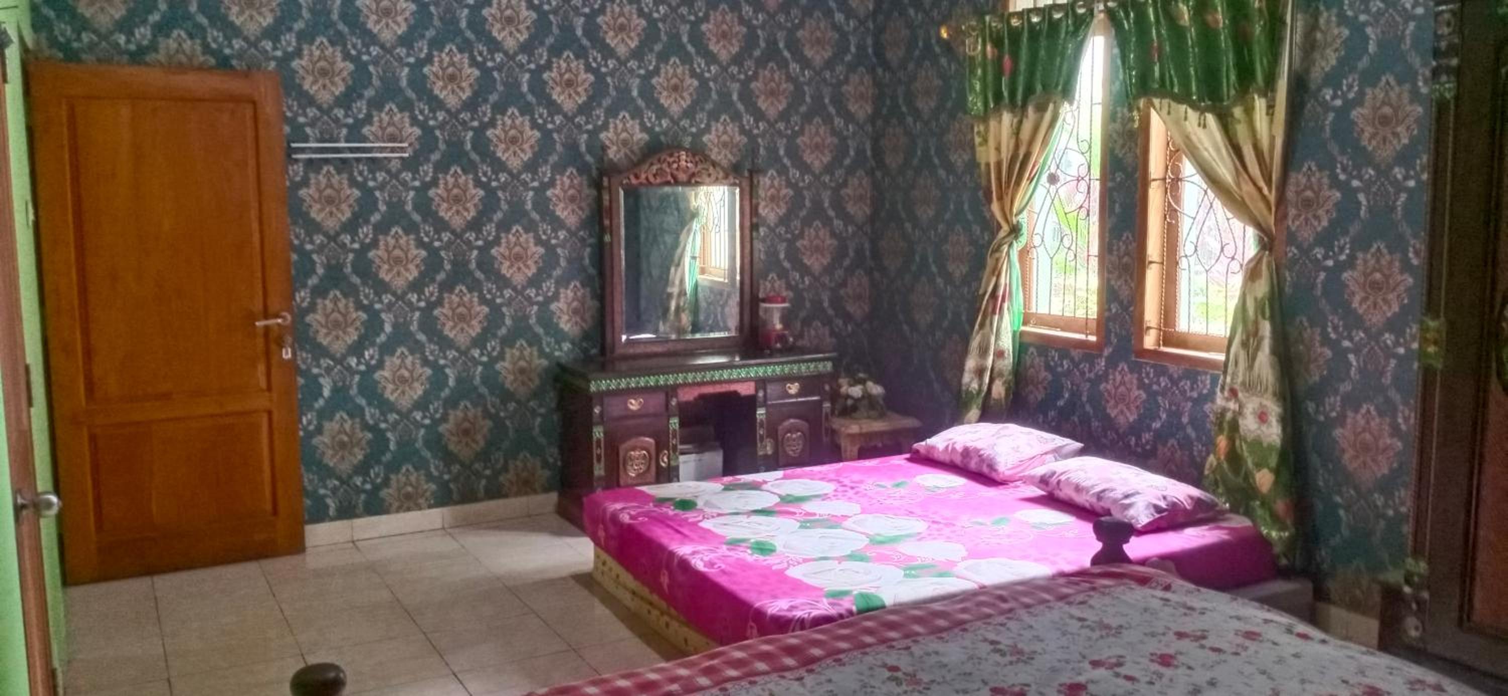 Three-Bedroom House photo 1