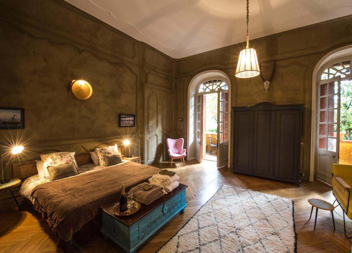 King Suite with Spa Bath photo 3
