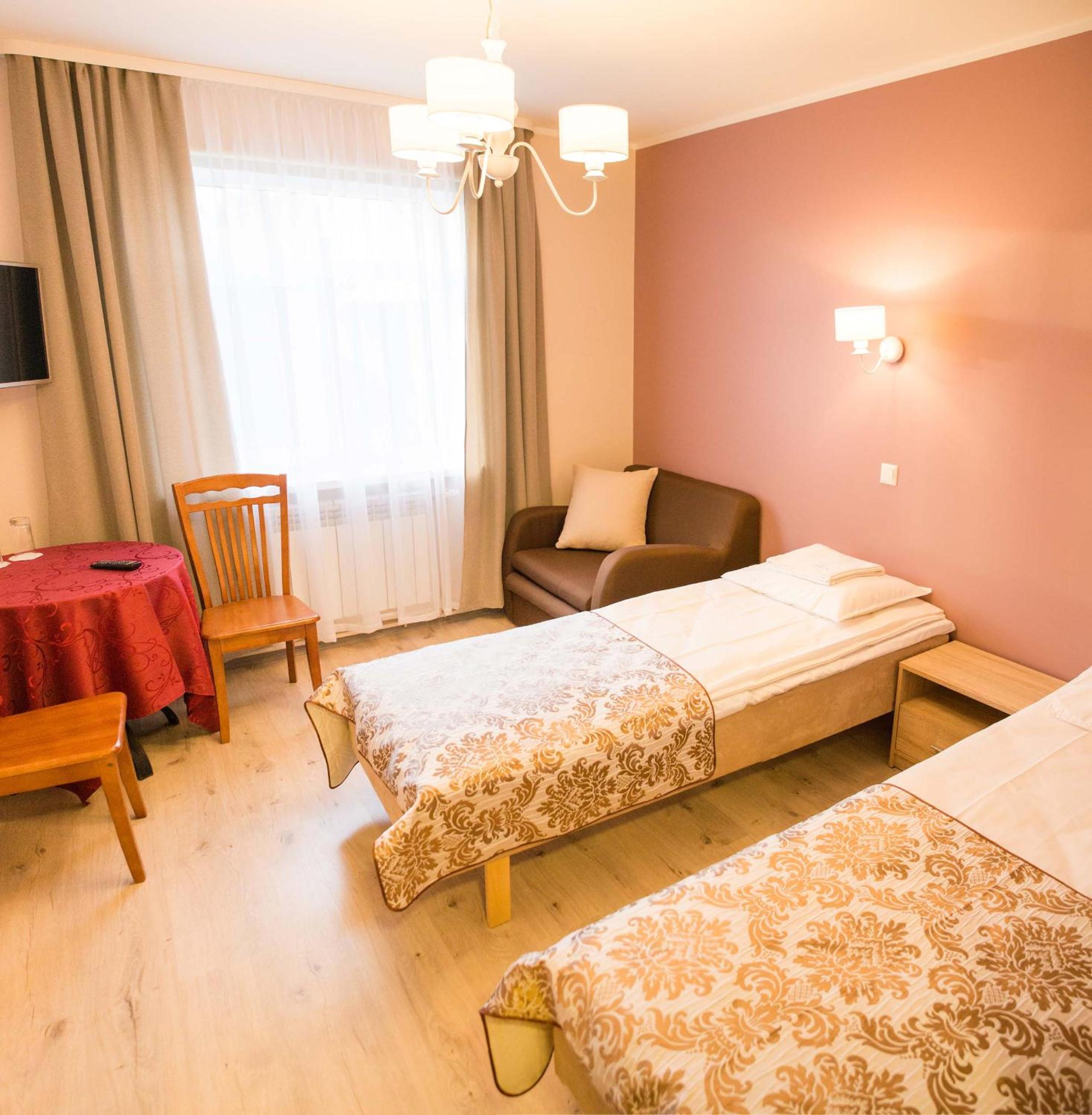 Standard Twin Room - Photo 5