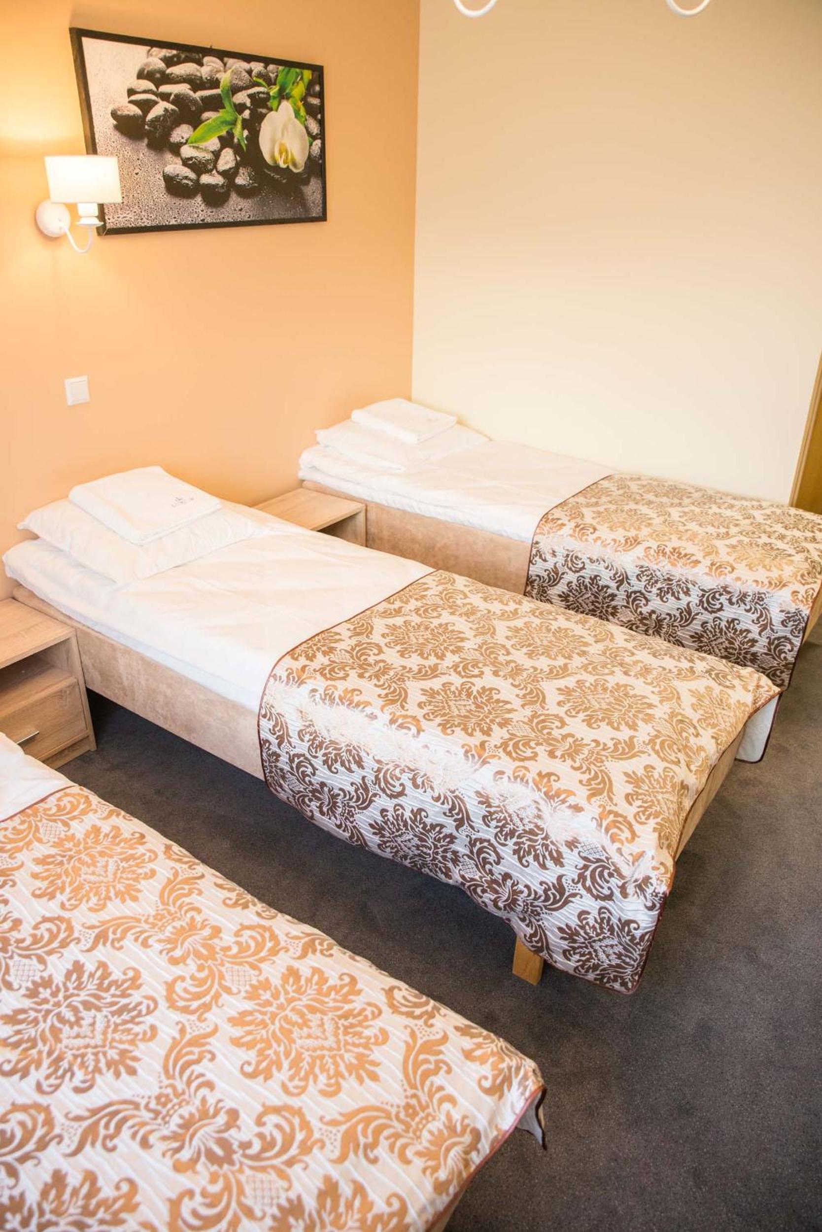 Standard Triple Room - Photo 11