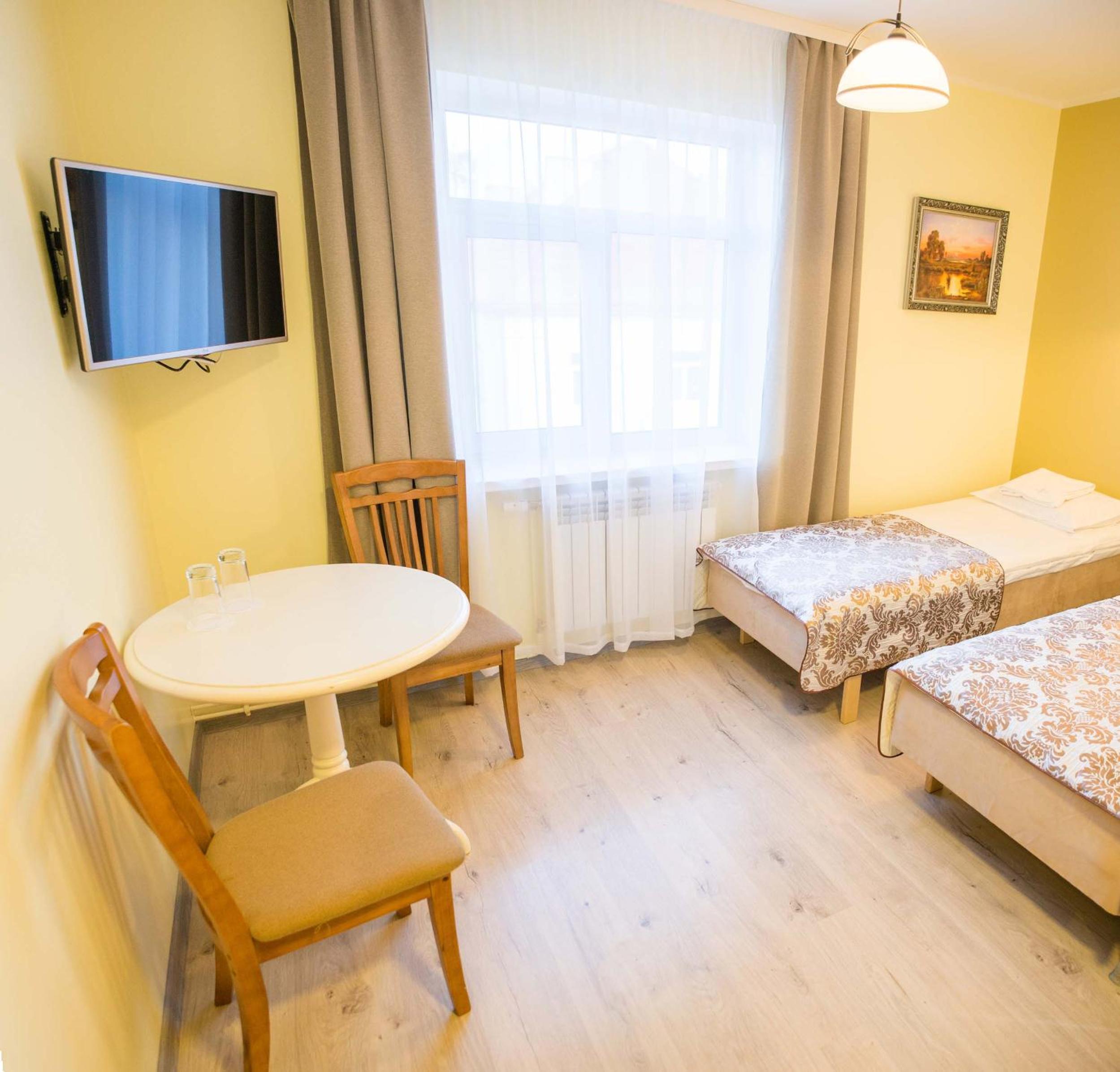 Standard Twin Room - Photo 11