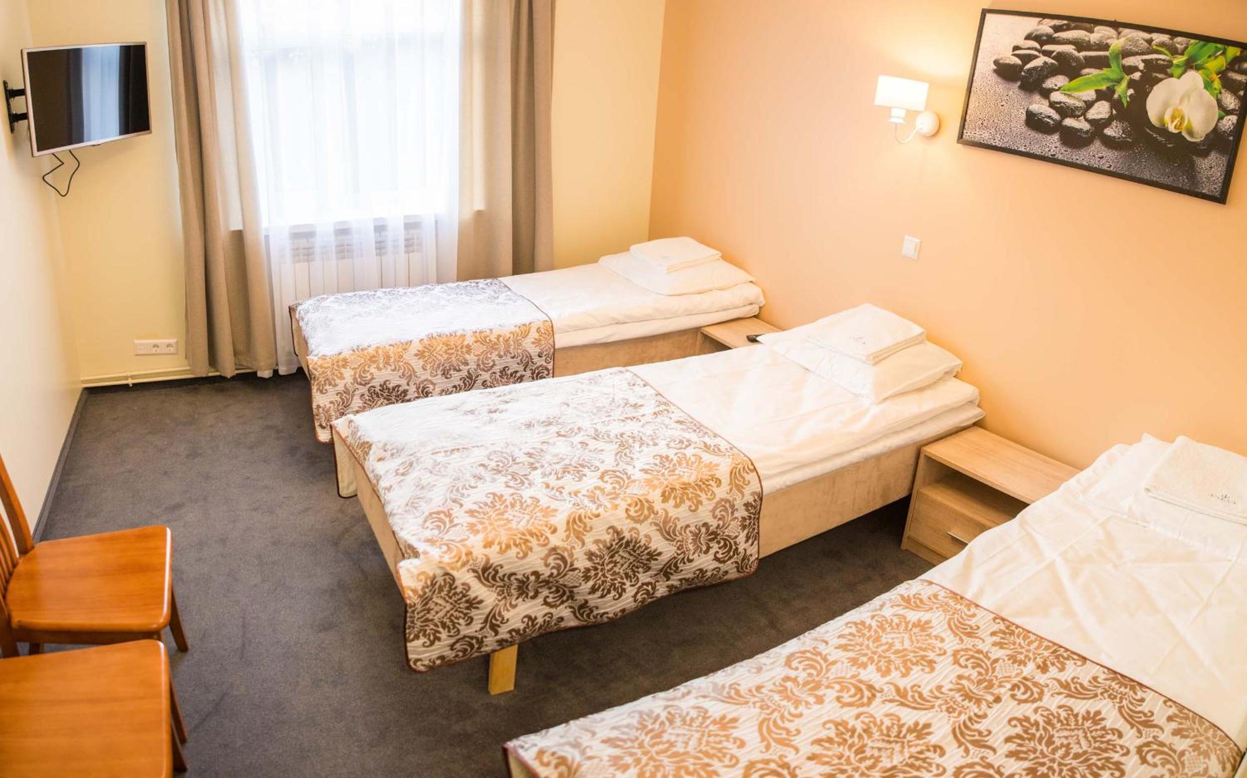 Standard Triple Room - Photo 9