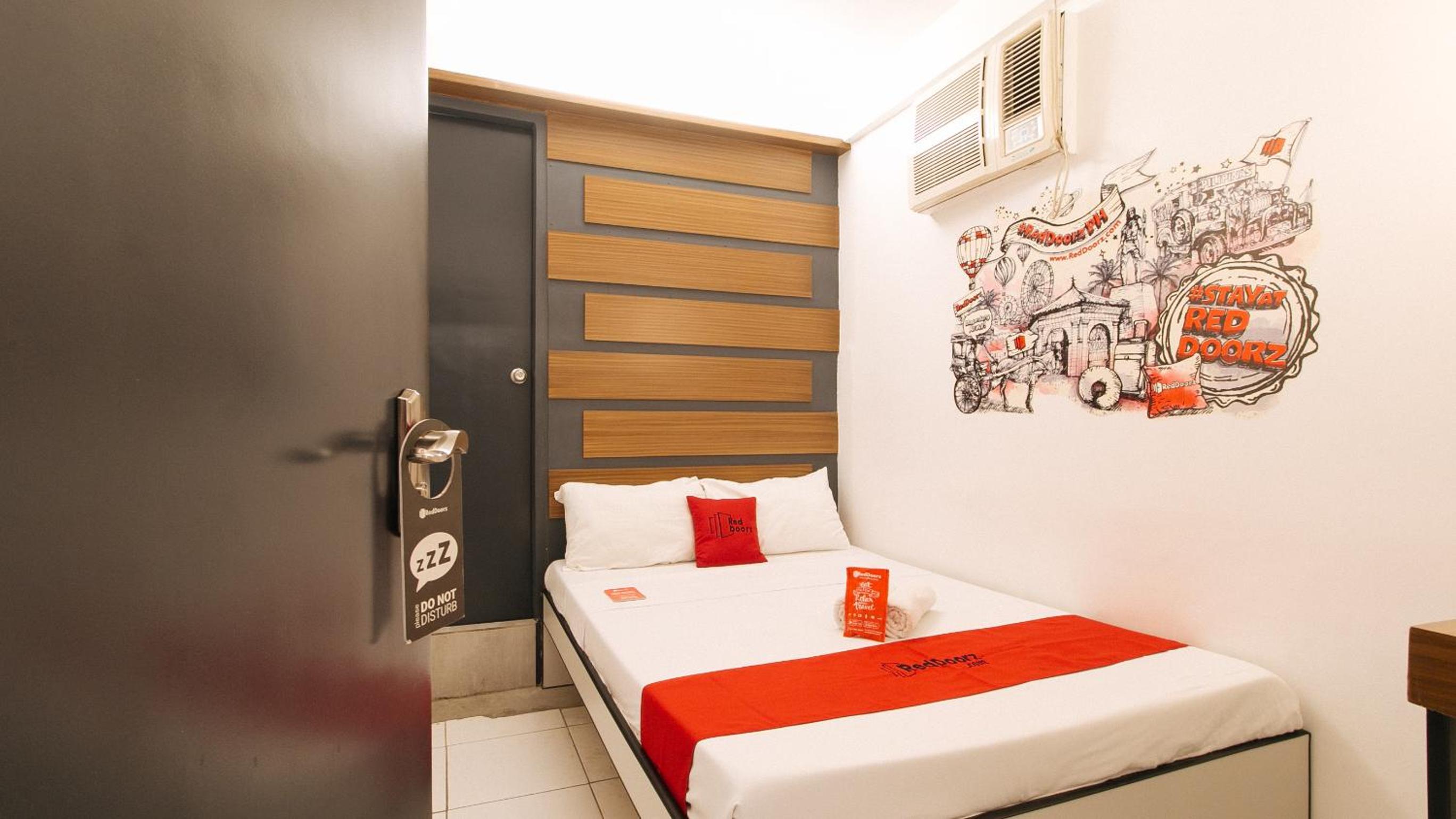 Deluxe Room - Photo 18