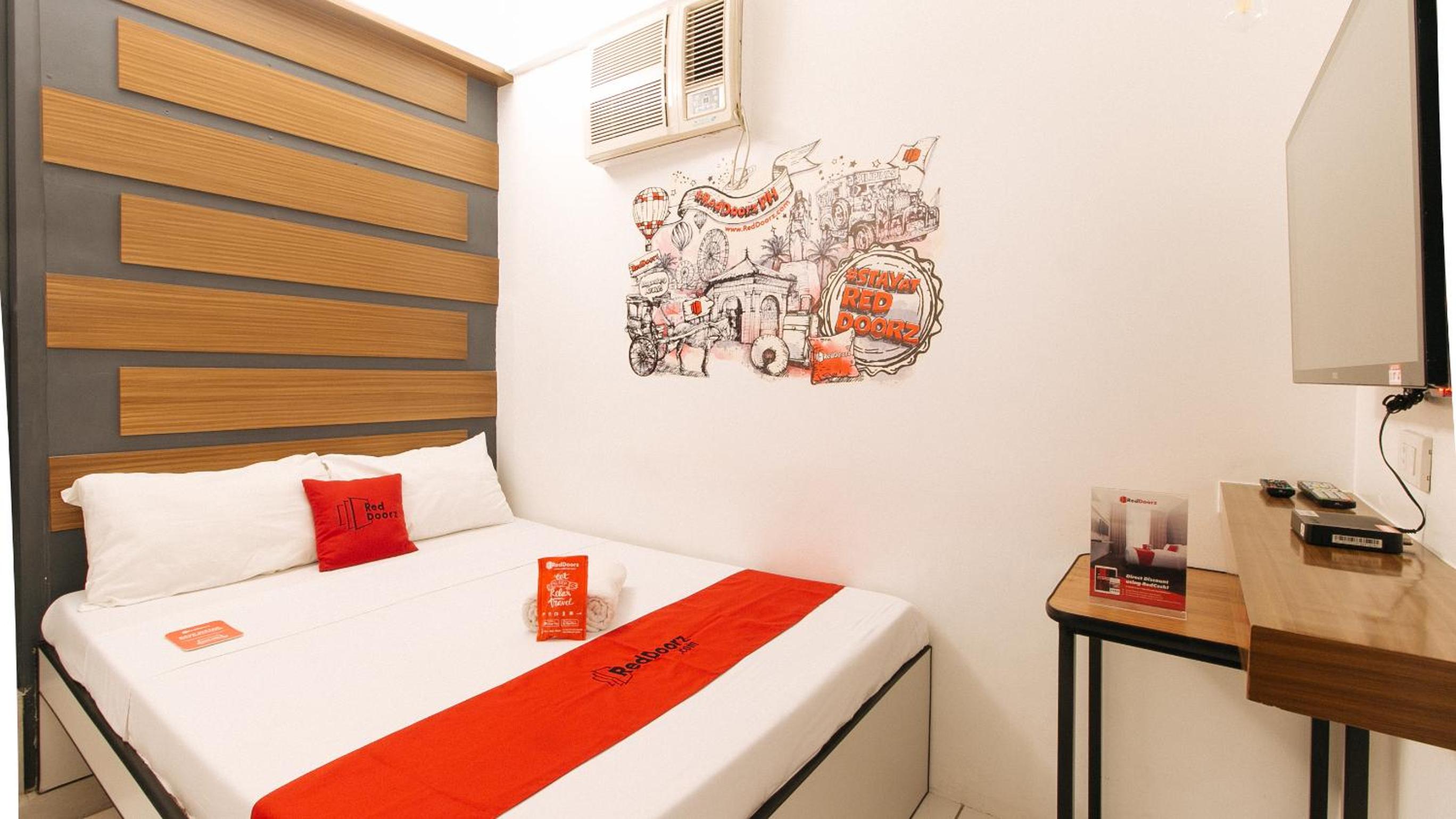 Deluxe Room - Photo 19