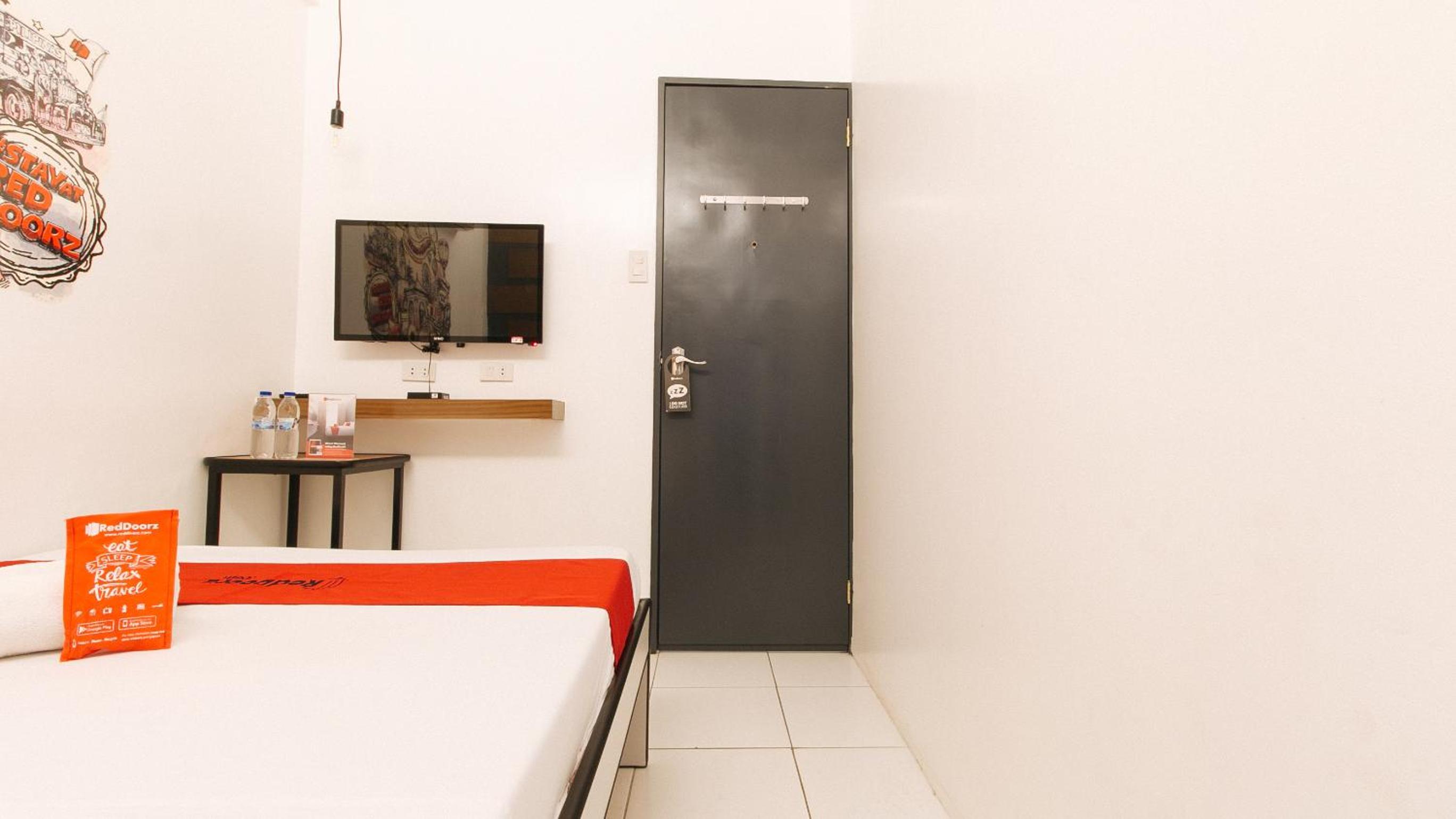 Deluxe Room - Photo 15
