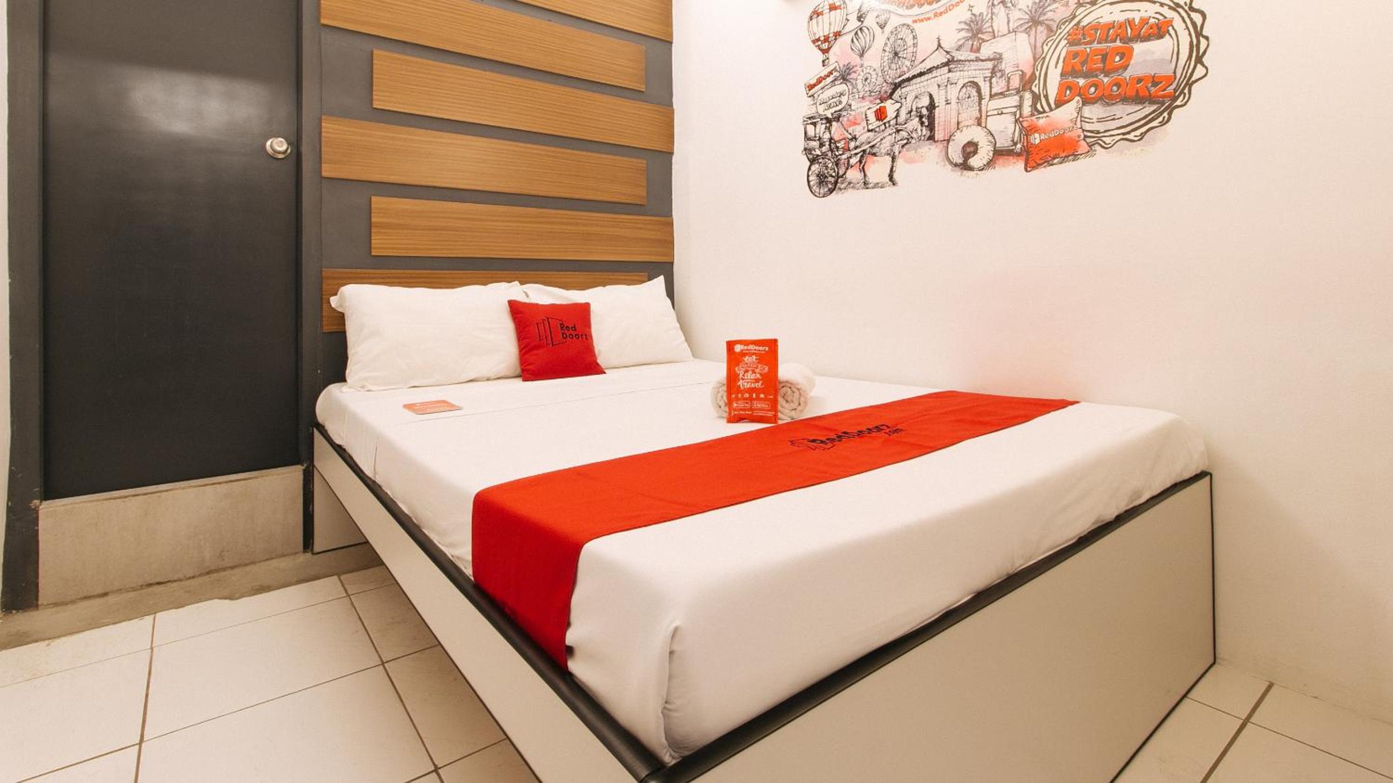 Deluxe Room - Photo 8
