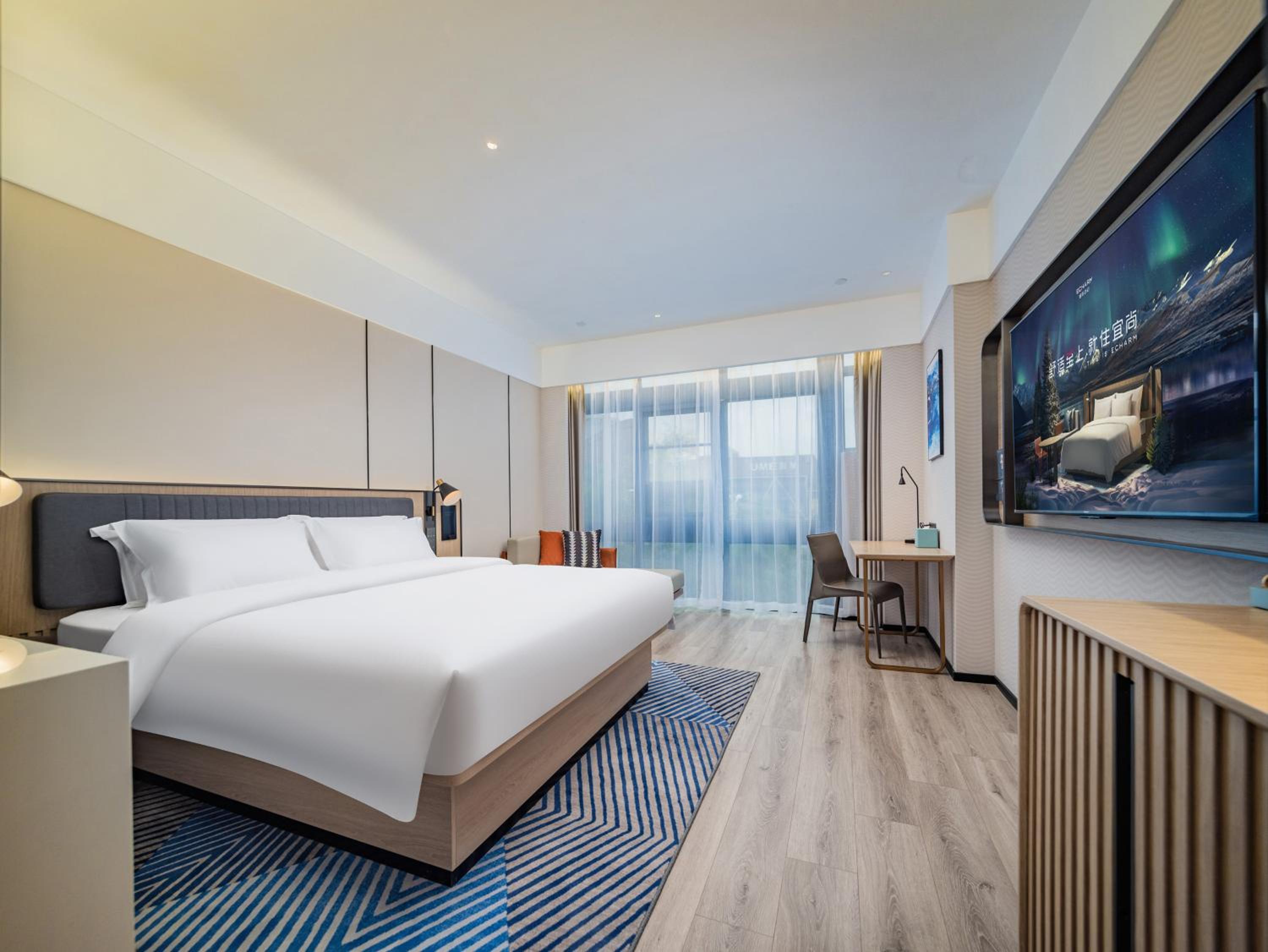 Deluxe King Room