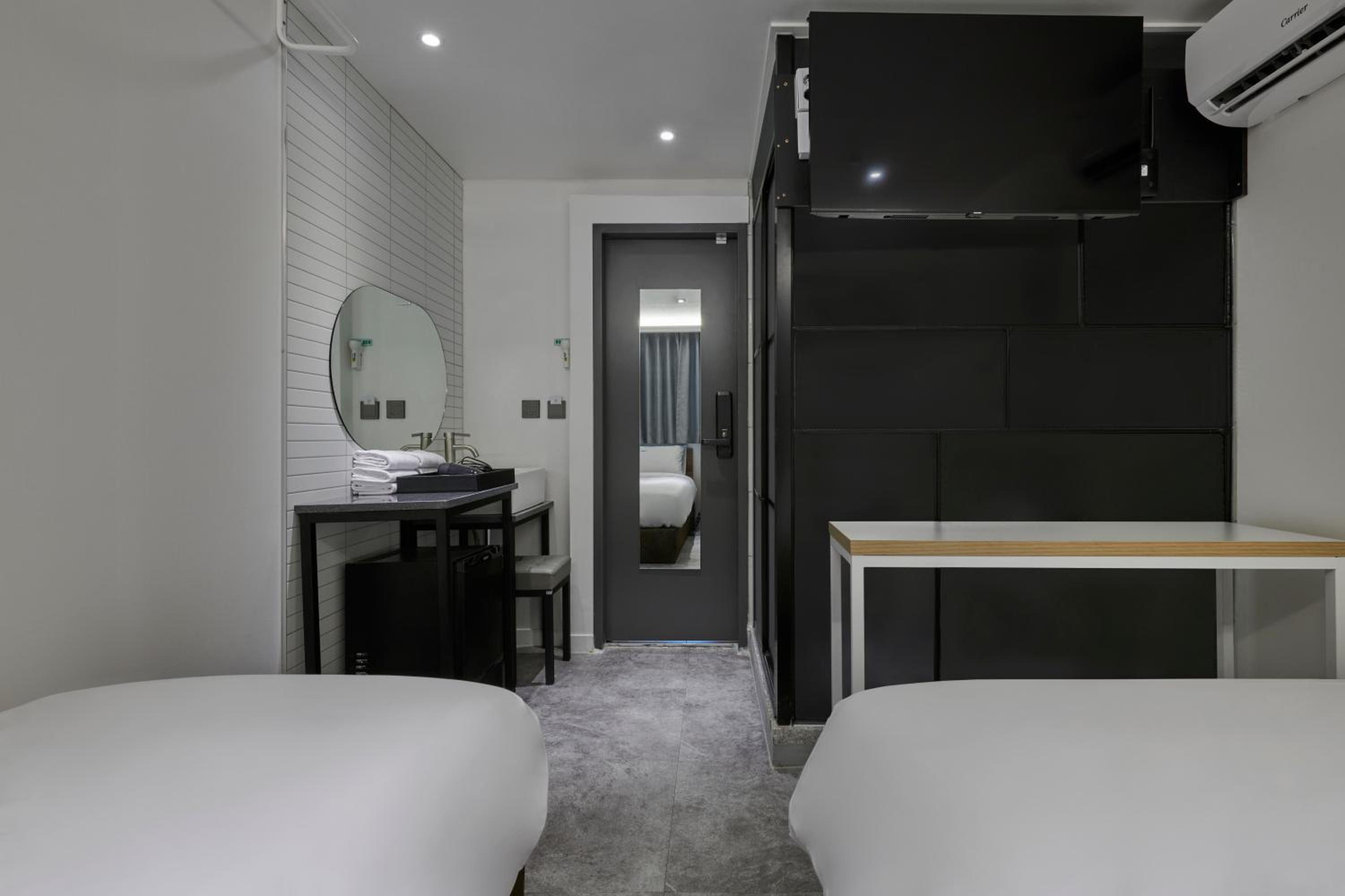 Standard Double Room - Photo 1