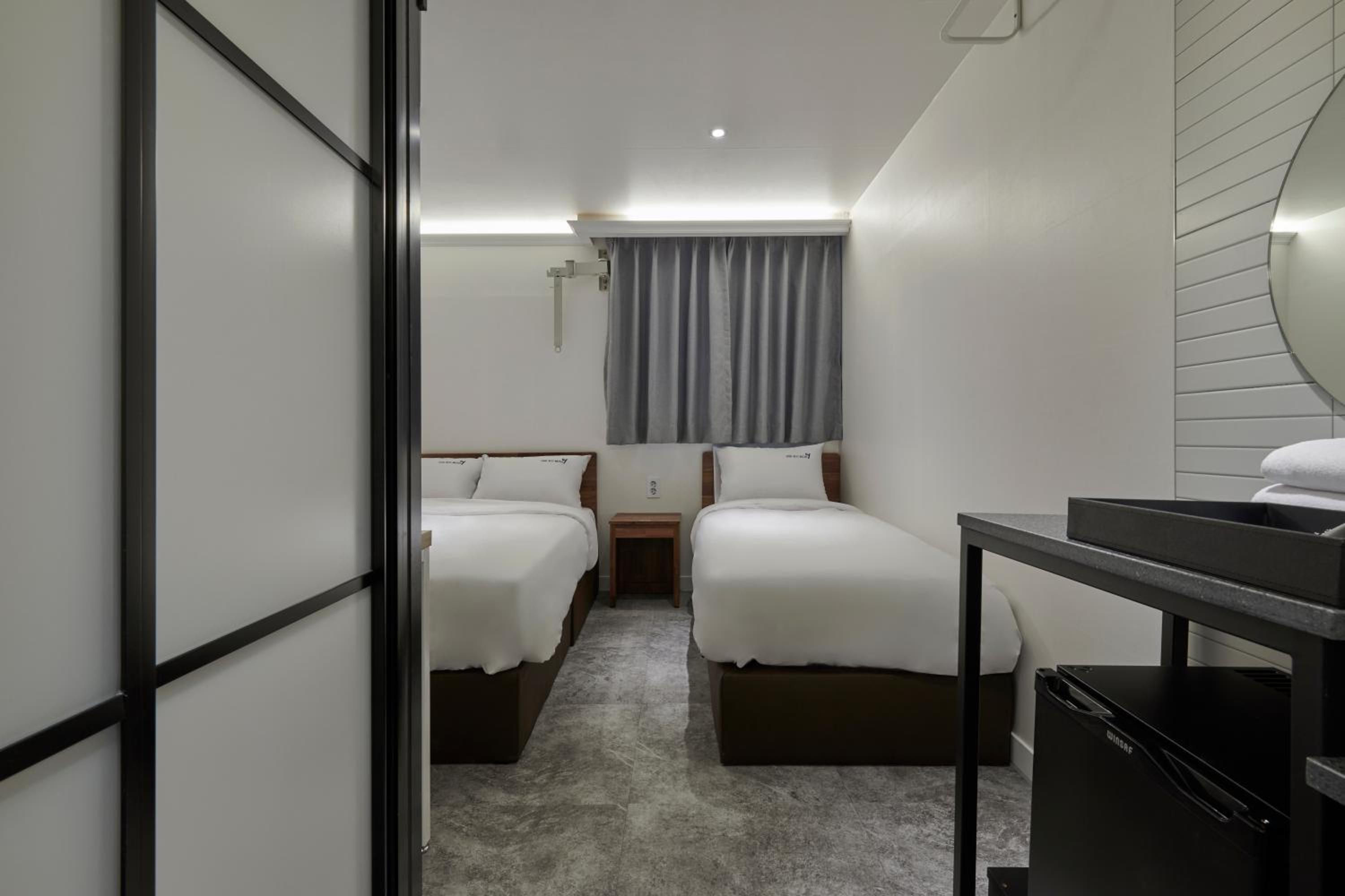 Standard Double Room - Photo 3