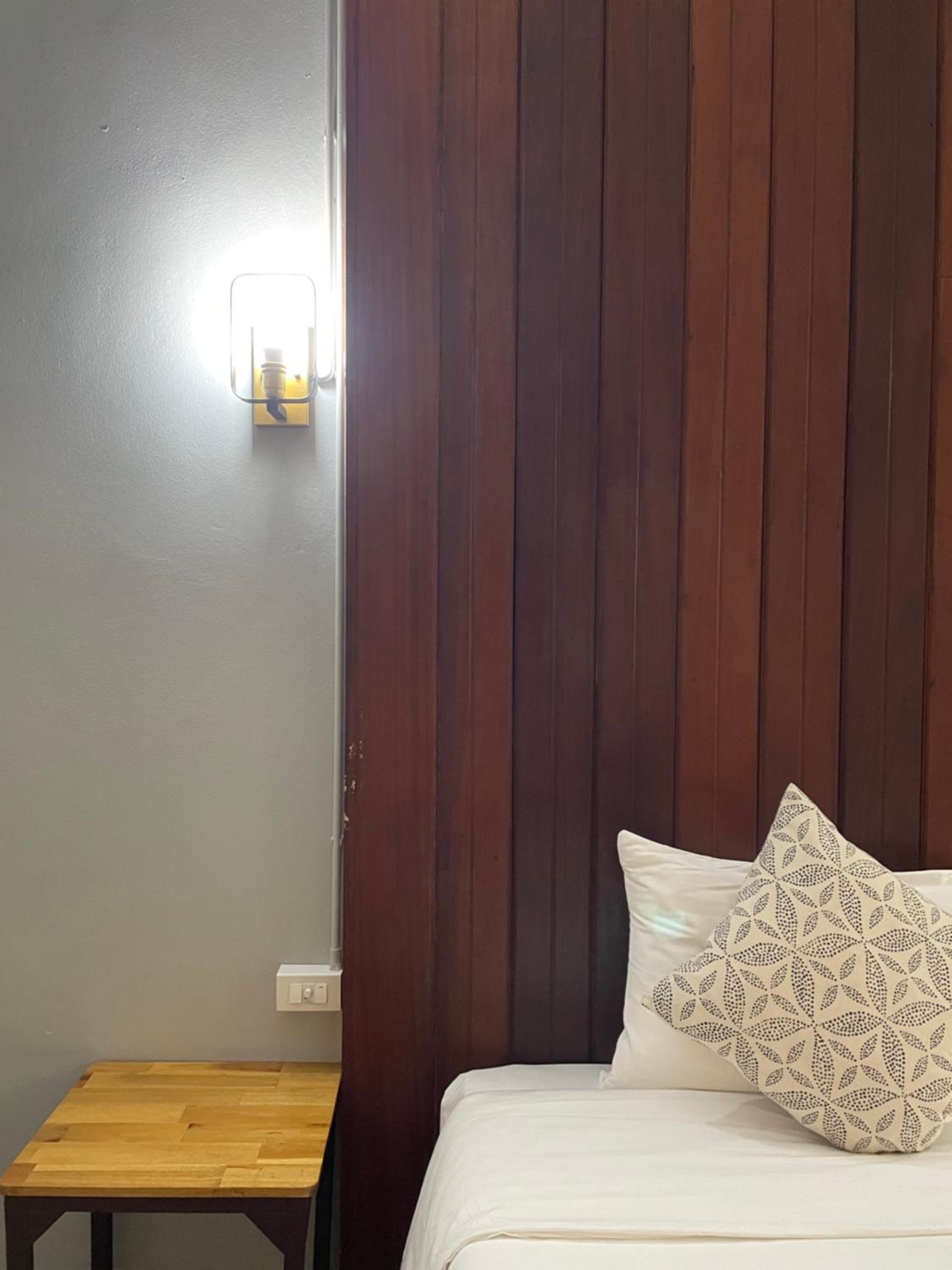 Standard King Room - Photo 5