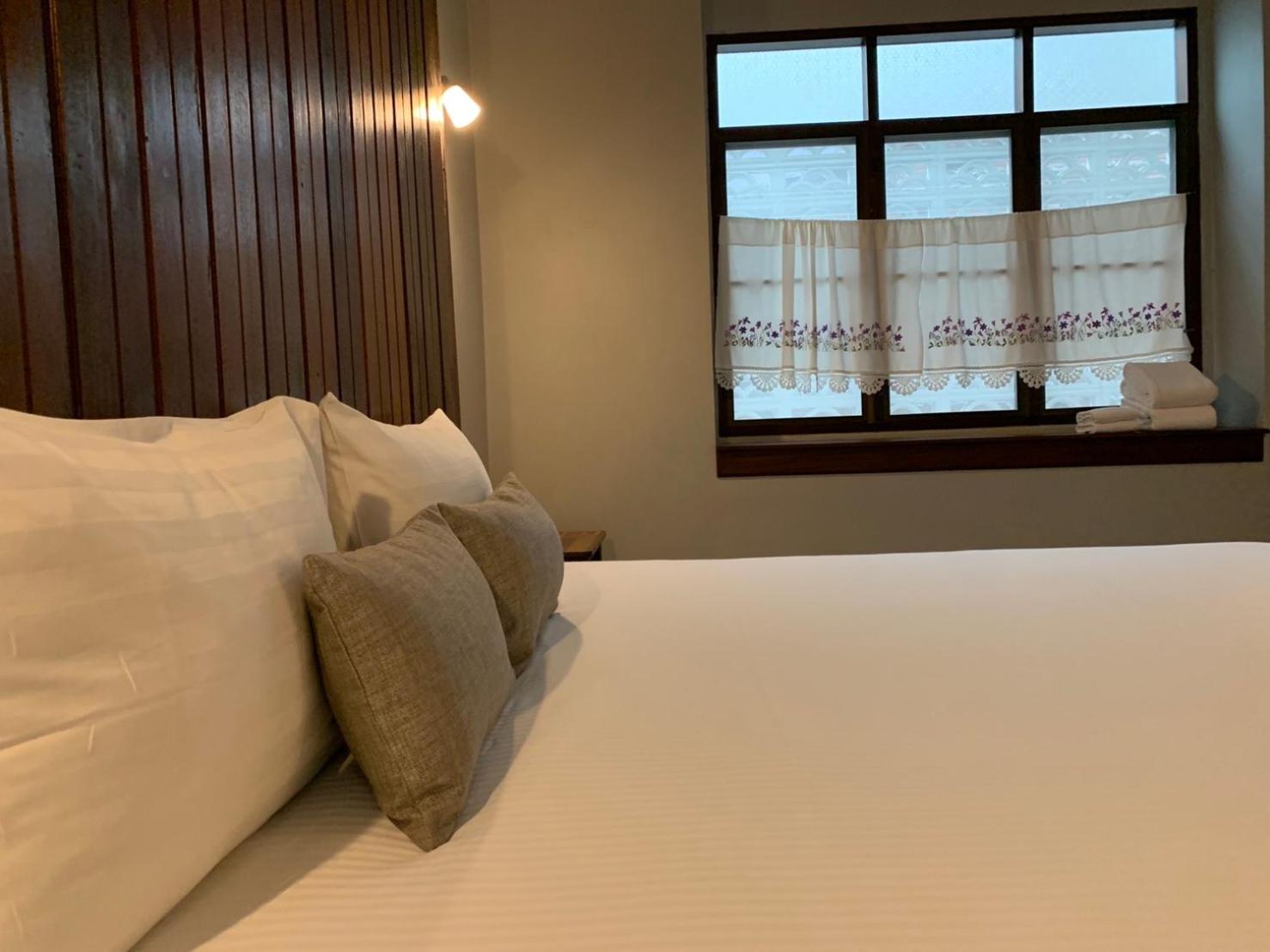 Standard King Room - Photo 2