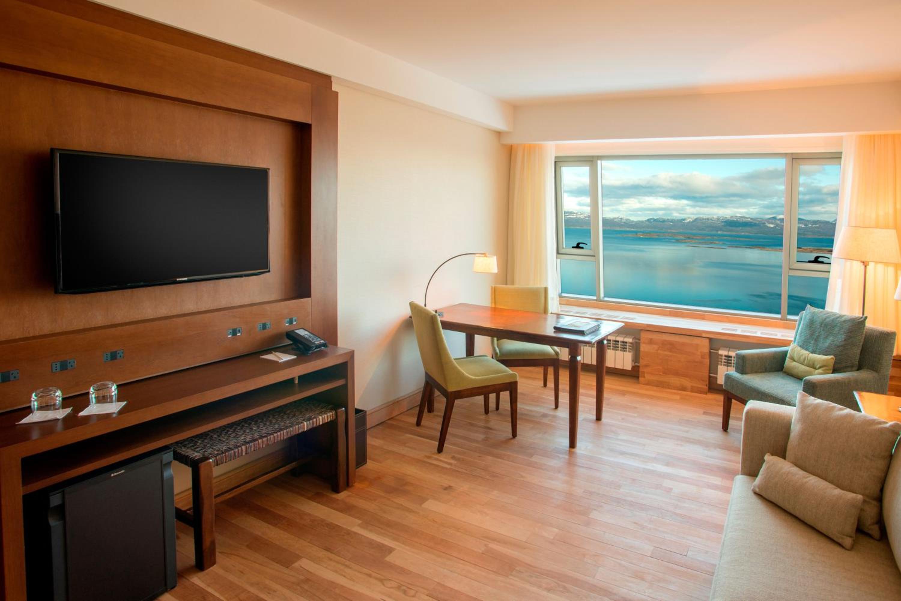 Superior Suite with Sea View photo 2