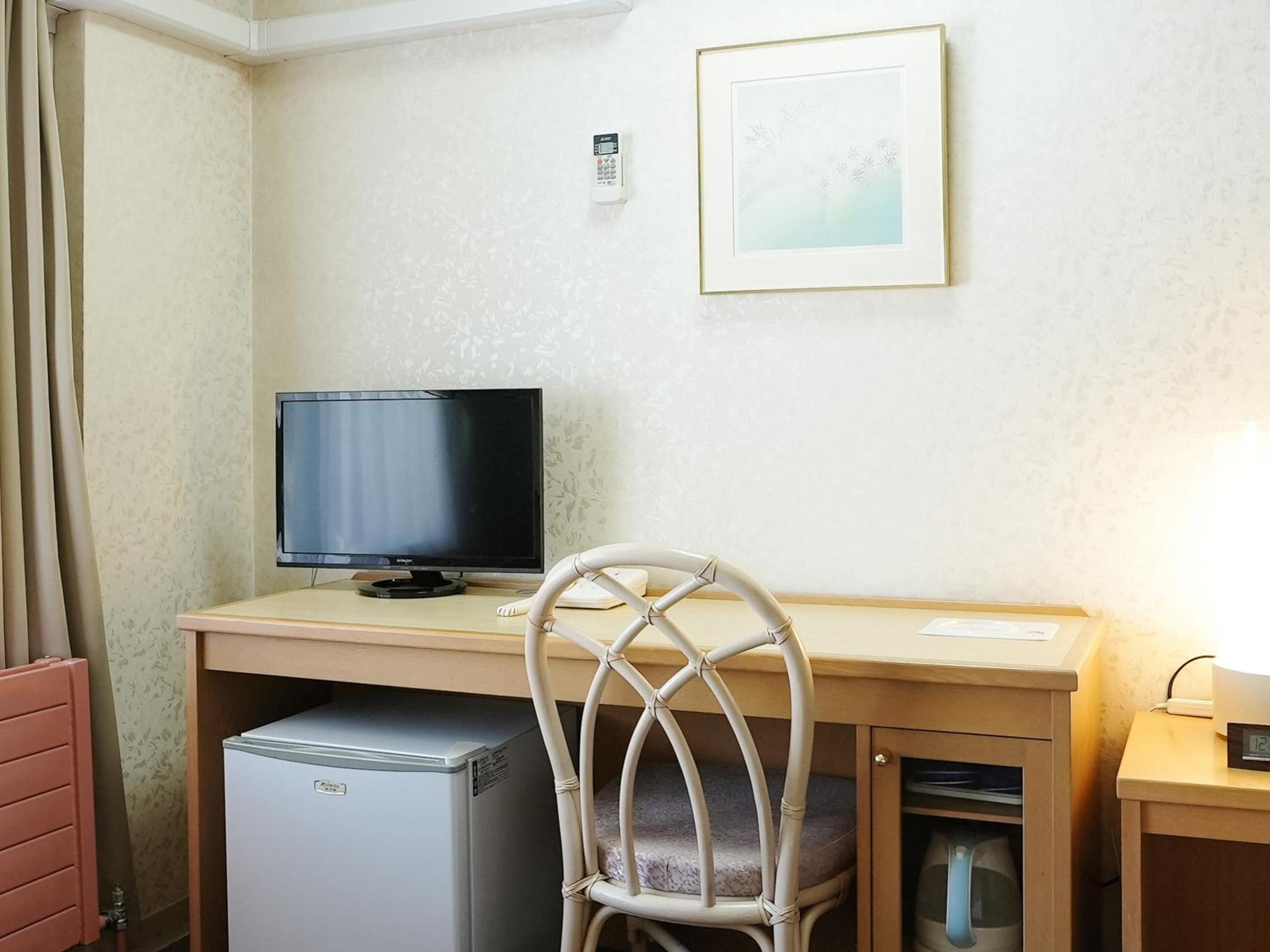Deluxe Room with Shared Bathroom photo 3