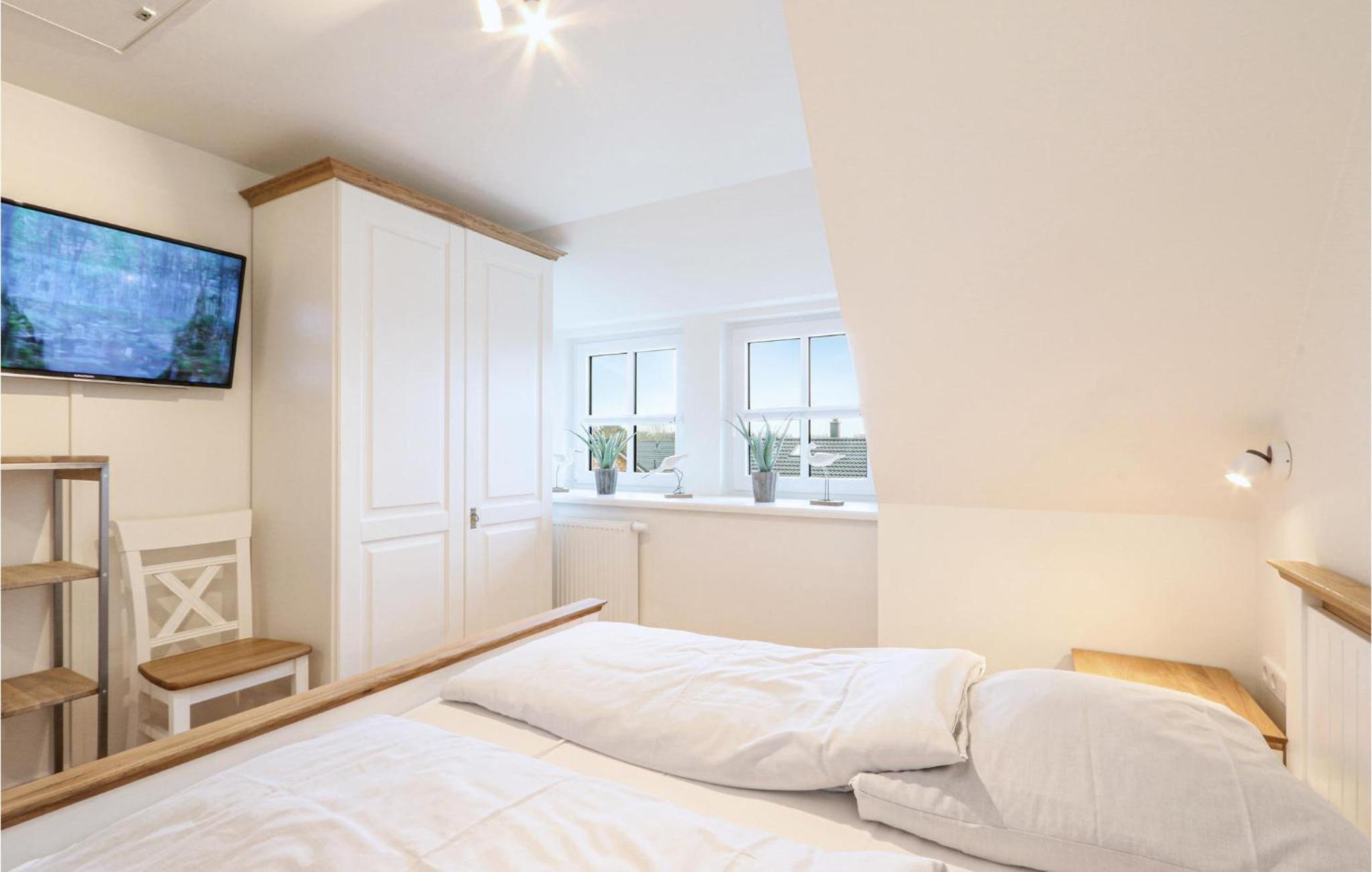 Three-Bedroom Vacation Home  photo 2