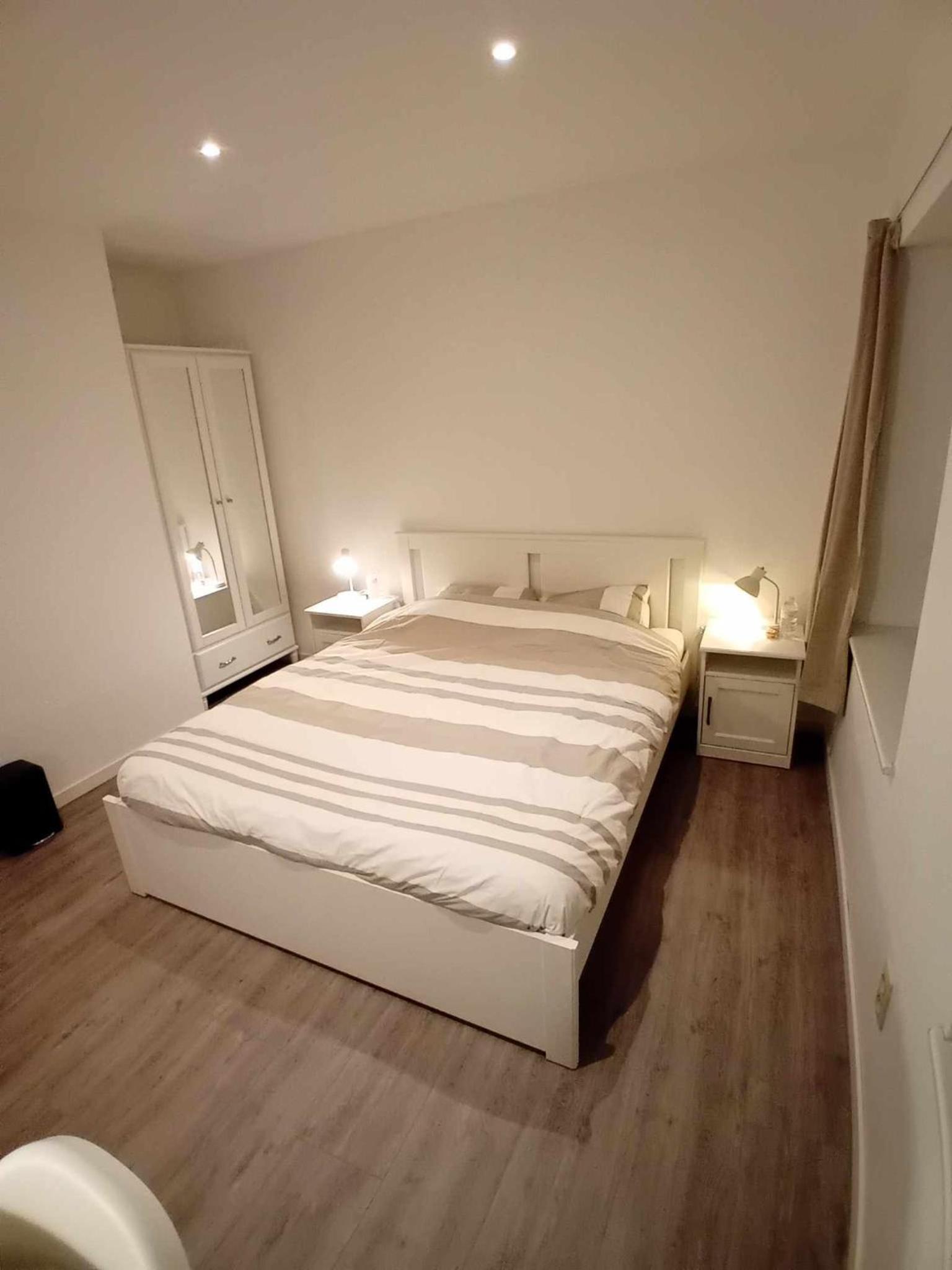 Standard Double Room with Shared Bathroom photo 3