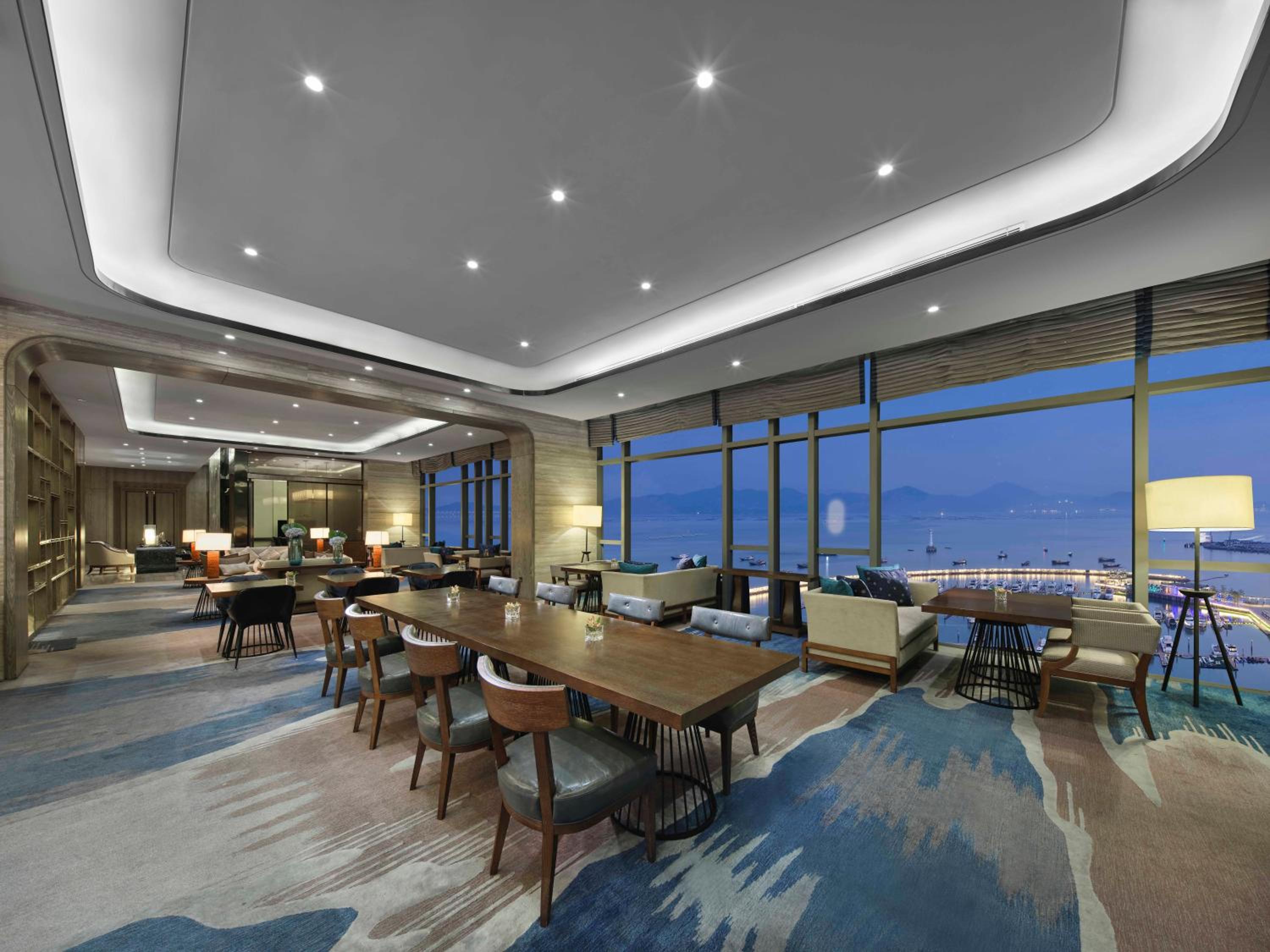King Deluxe One Bedroom Suite WangHai Wing