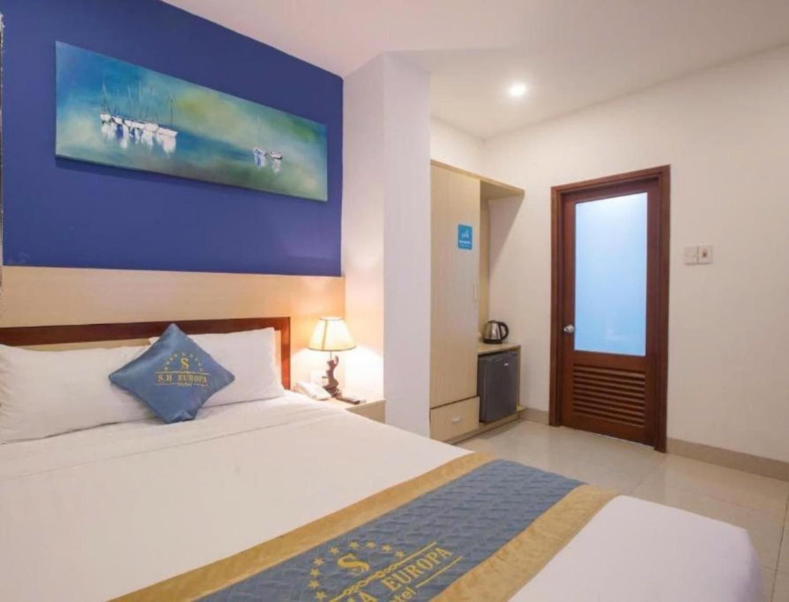 Large Double Room