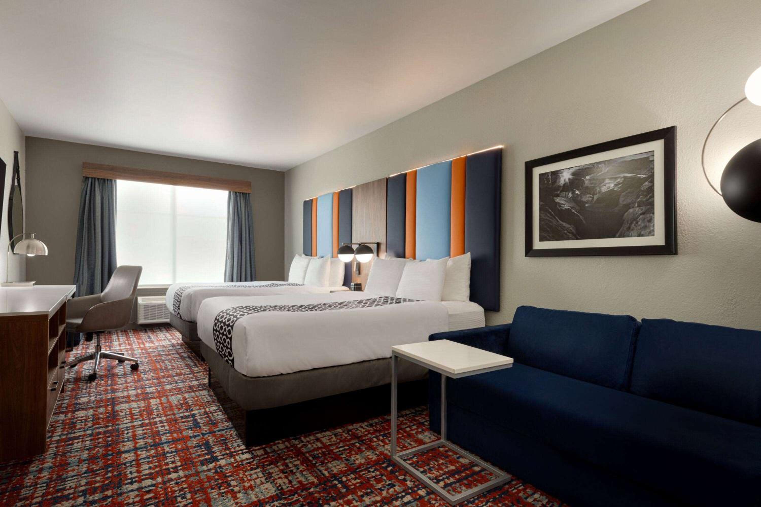 Deluxe Studio Suite with Two Queen Beds - Non-Smoking - Photo 1