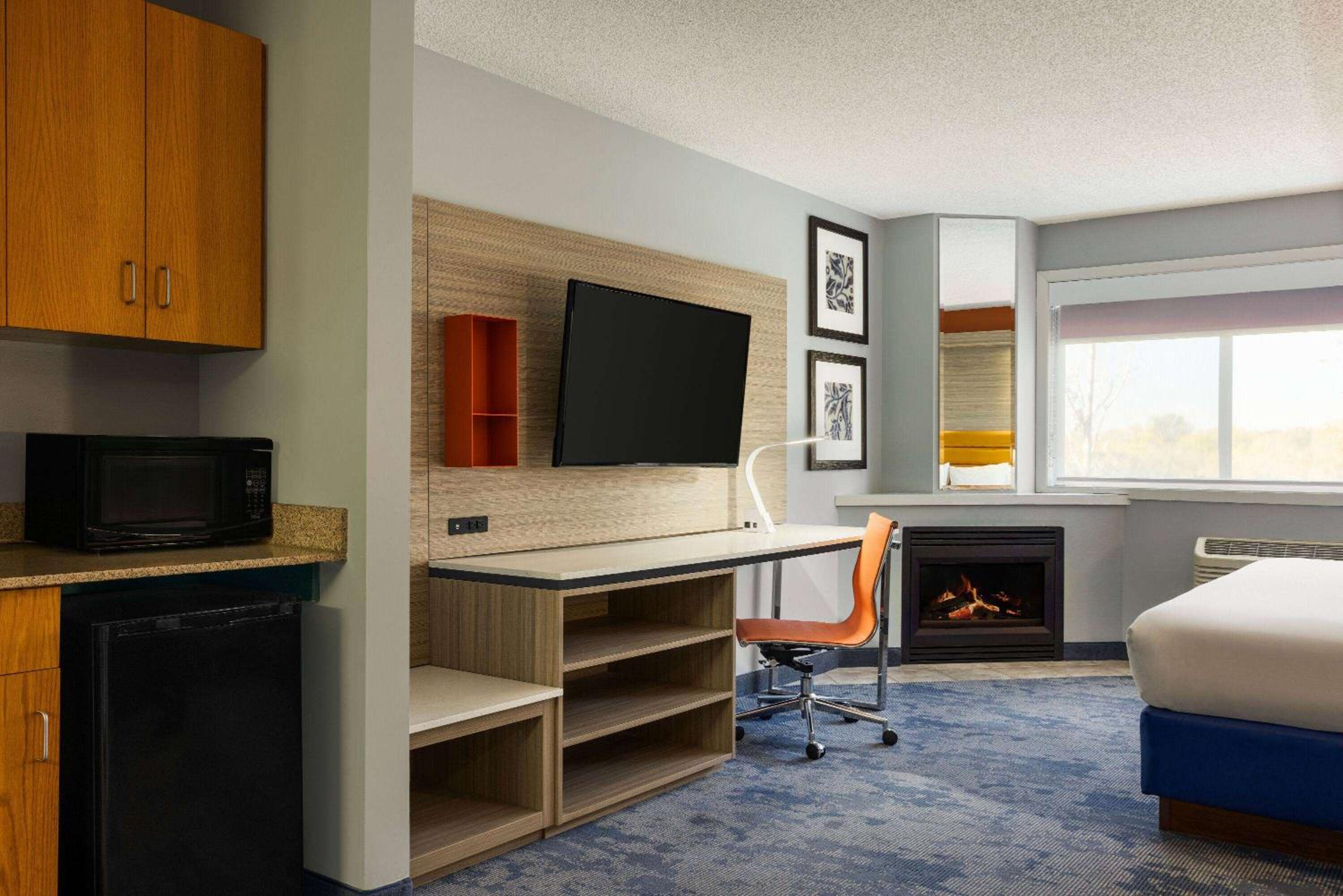 Deluxe King Studio Suite - Non-Smoking - Photo 3