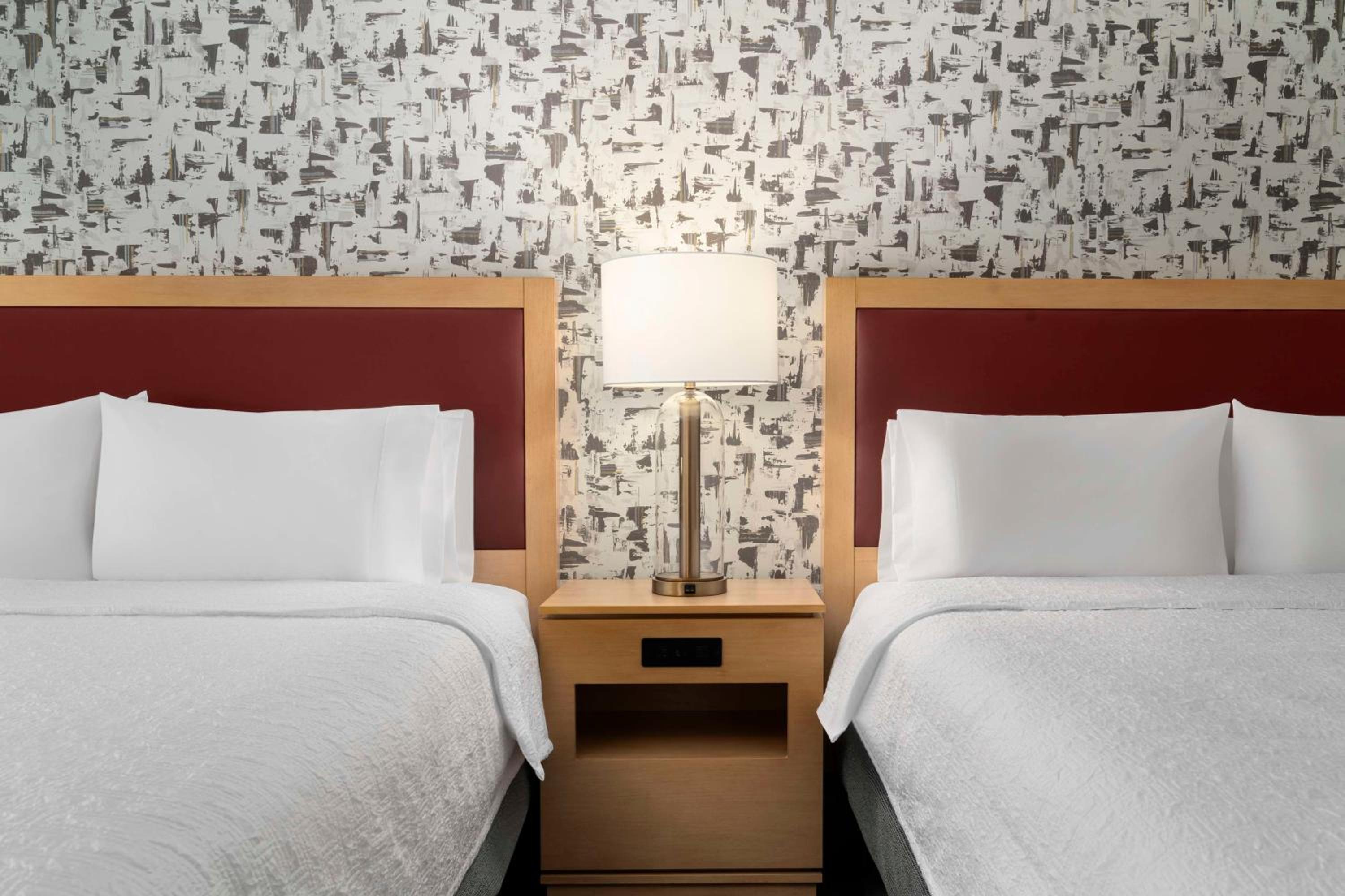 Queen Room with Two Queen Beds - Hearing Access - Photo 2