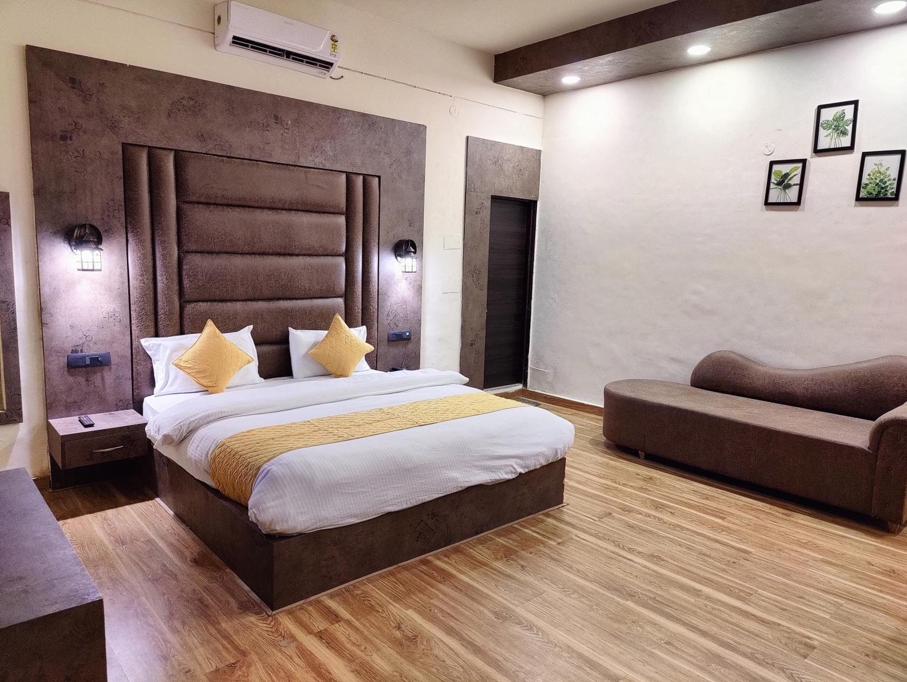 Deluxe King Room