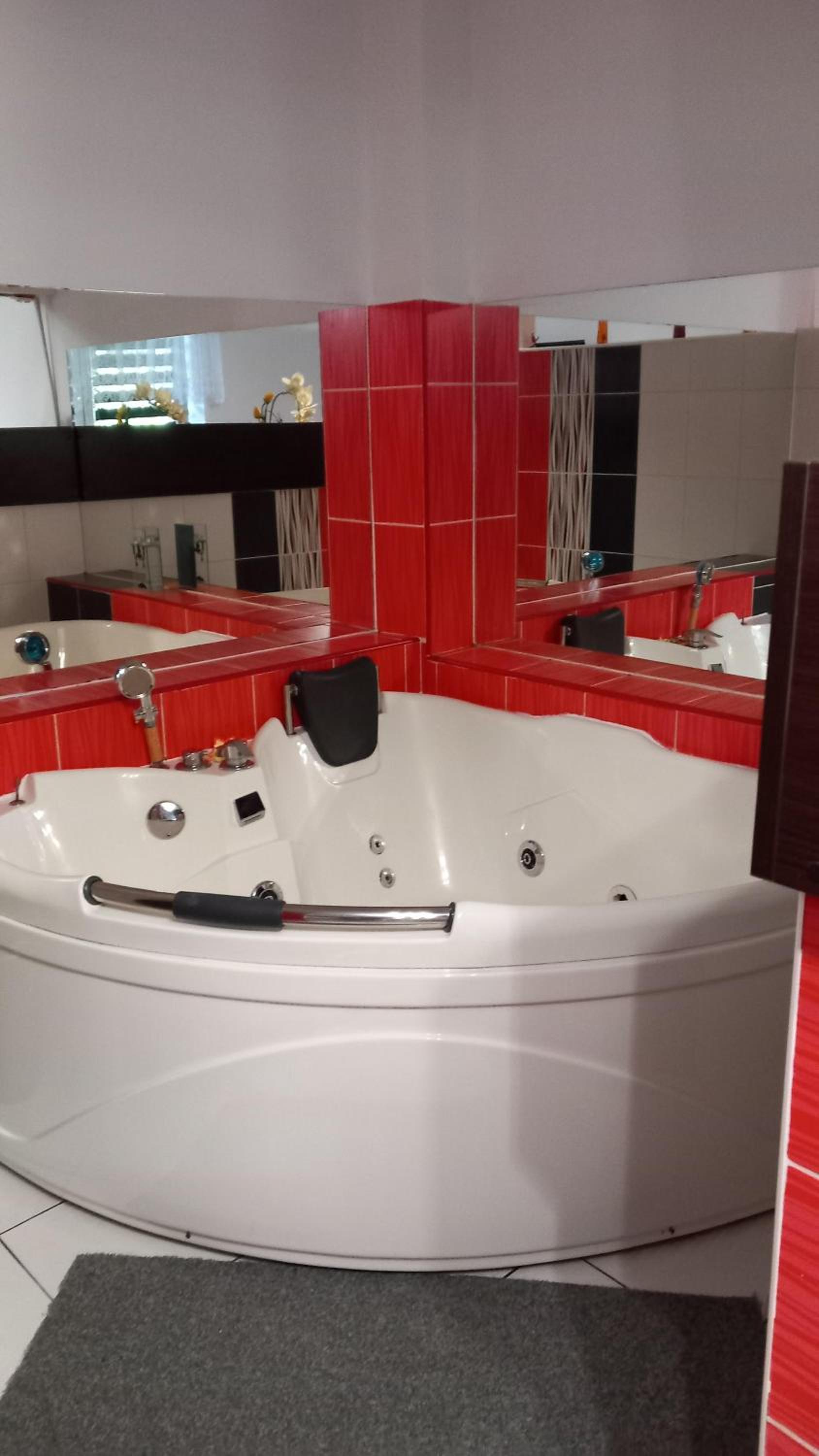 Double Room with Bath - Photo 2