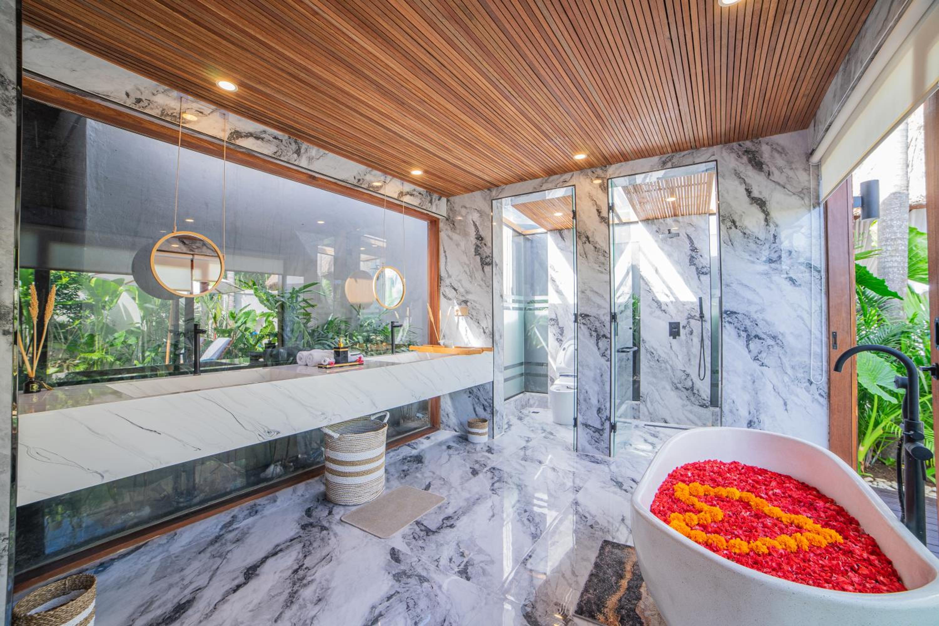 Villa with Private Pool - Photo 17