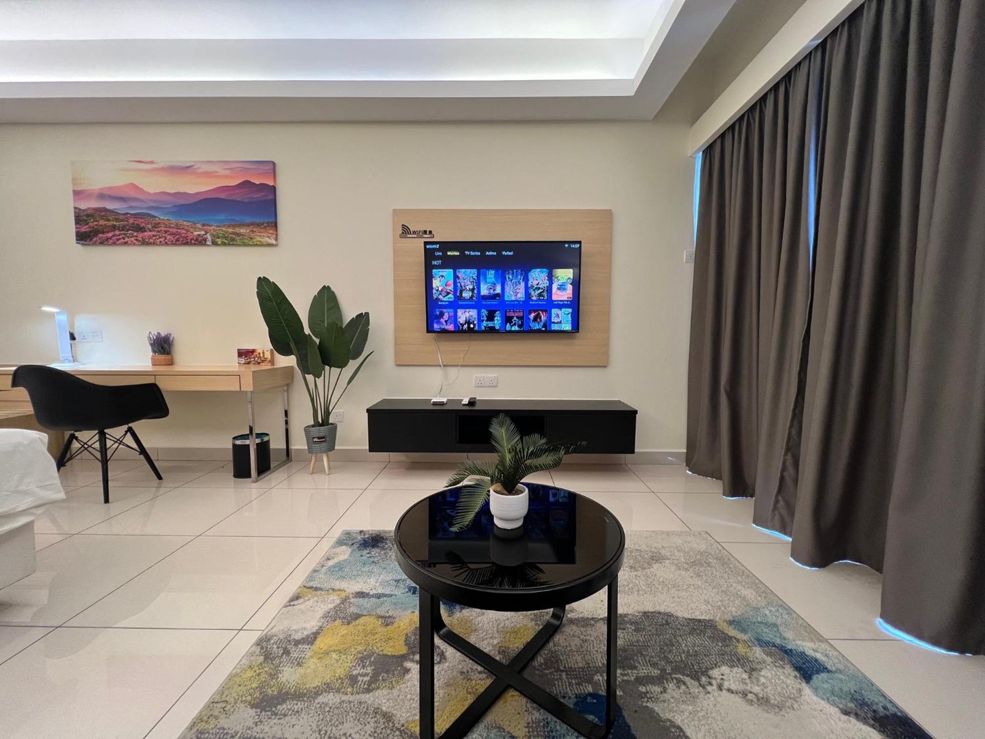 Studio with Mountain View - Photo 17