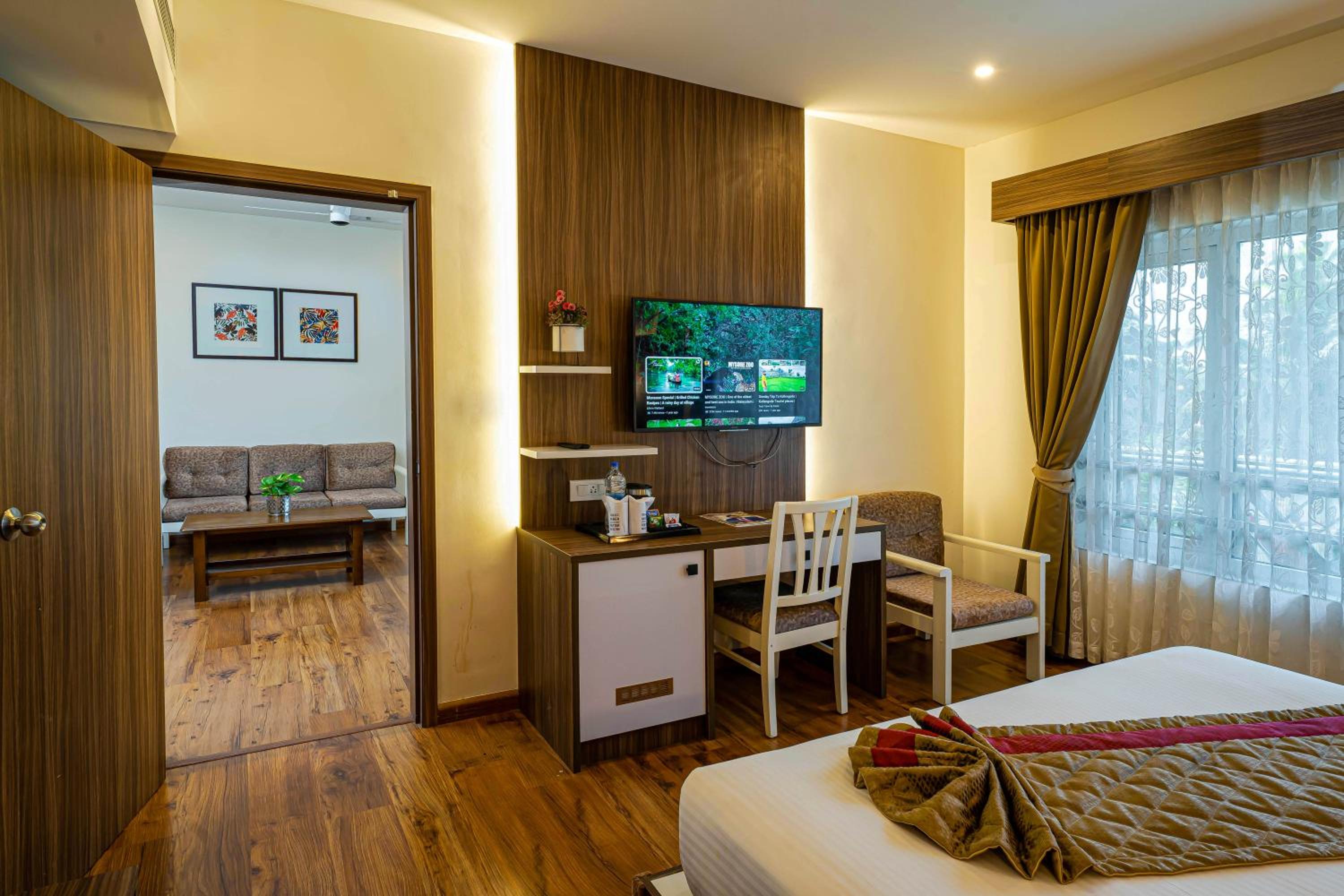 Suite with Balcony - Photo 2