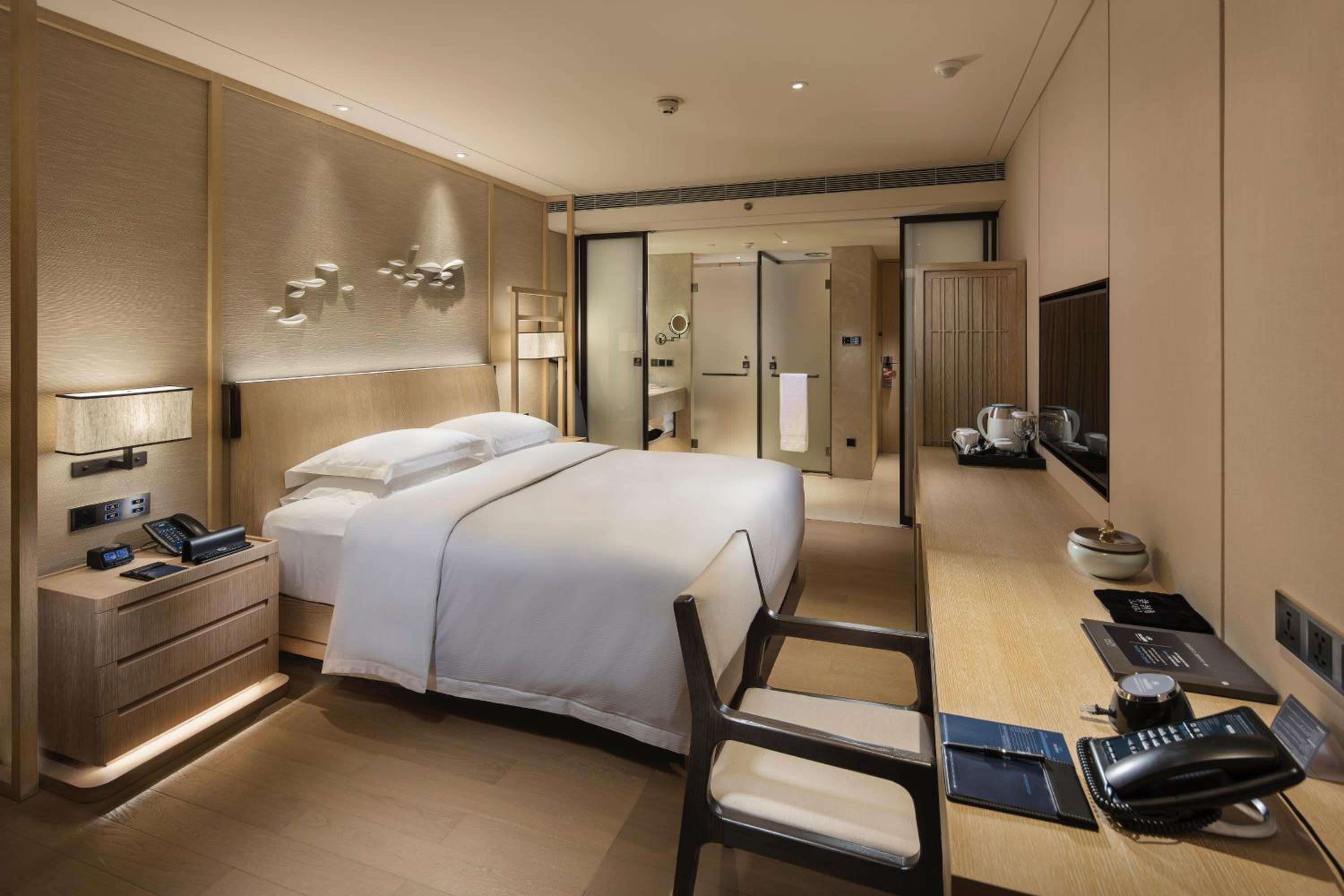 Standard King Room - Nanhai Wing