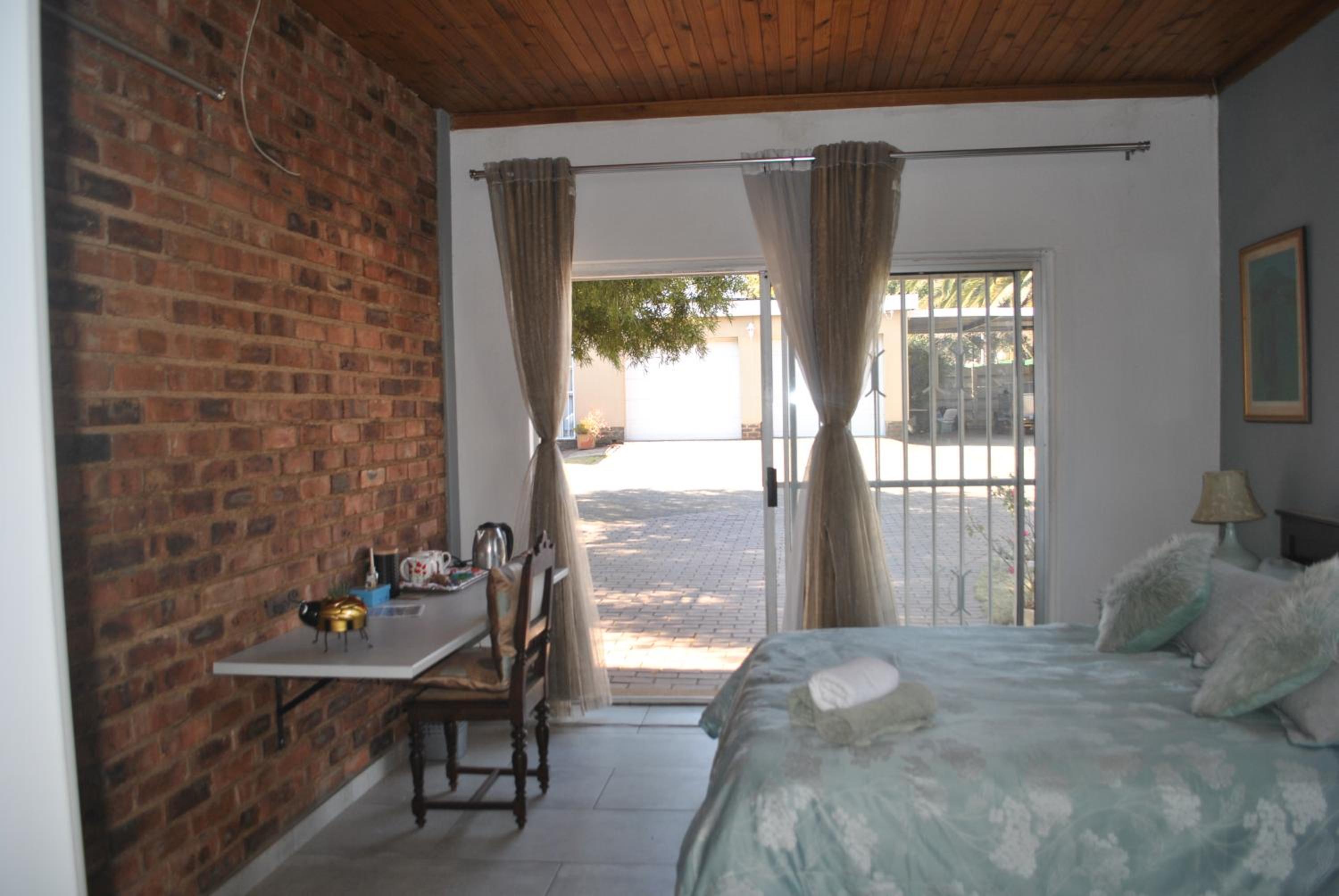 Double Room With Private Bathroom photo 2