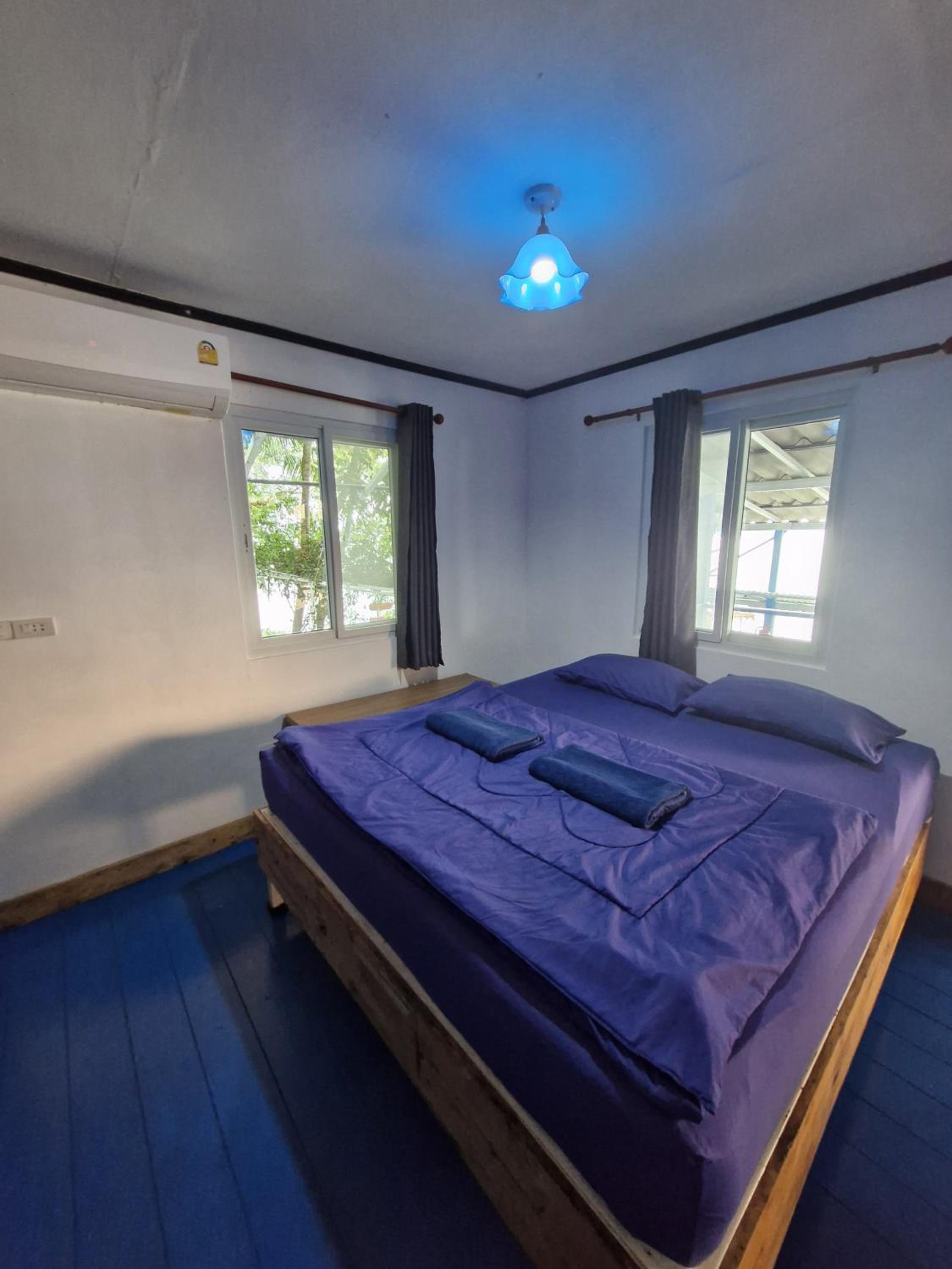  Family Room with Sea View - Photo 8
