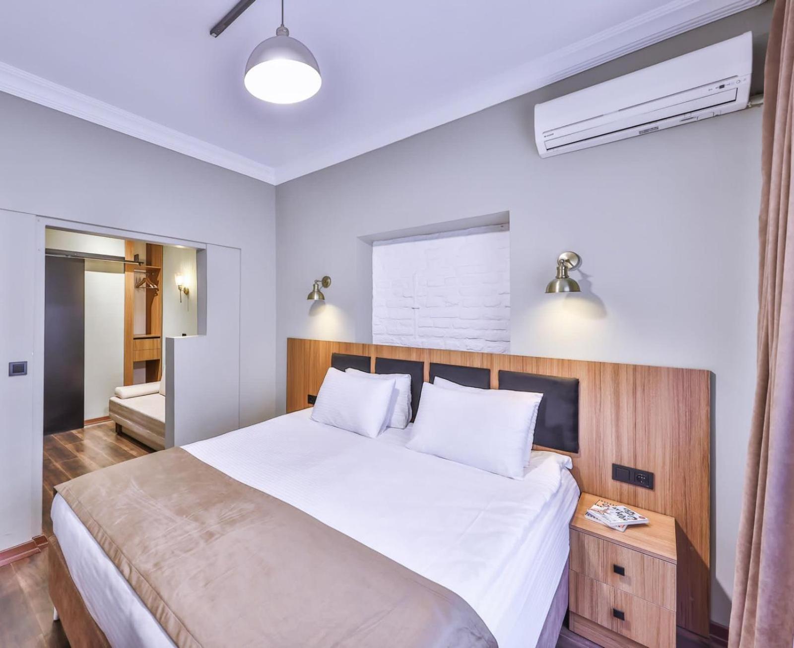 Deluxe Double Room With Balcony photo 2