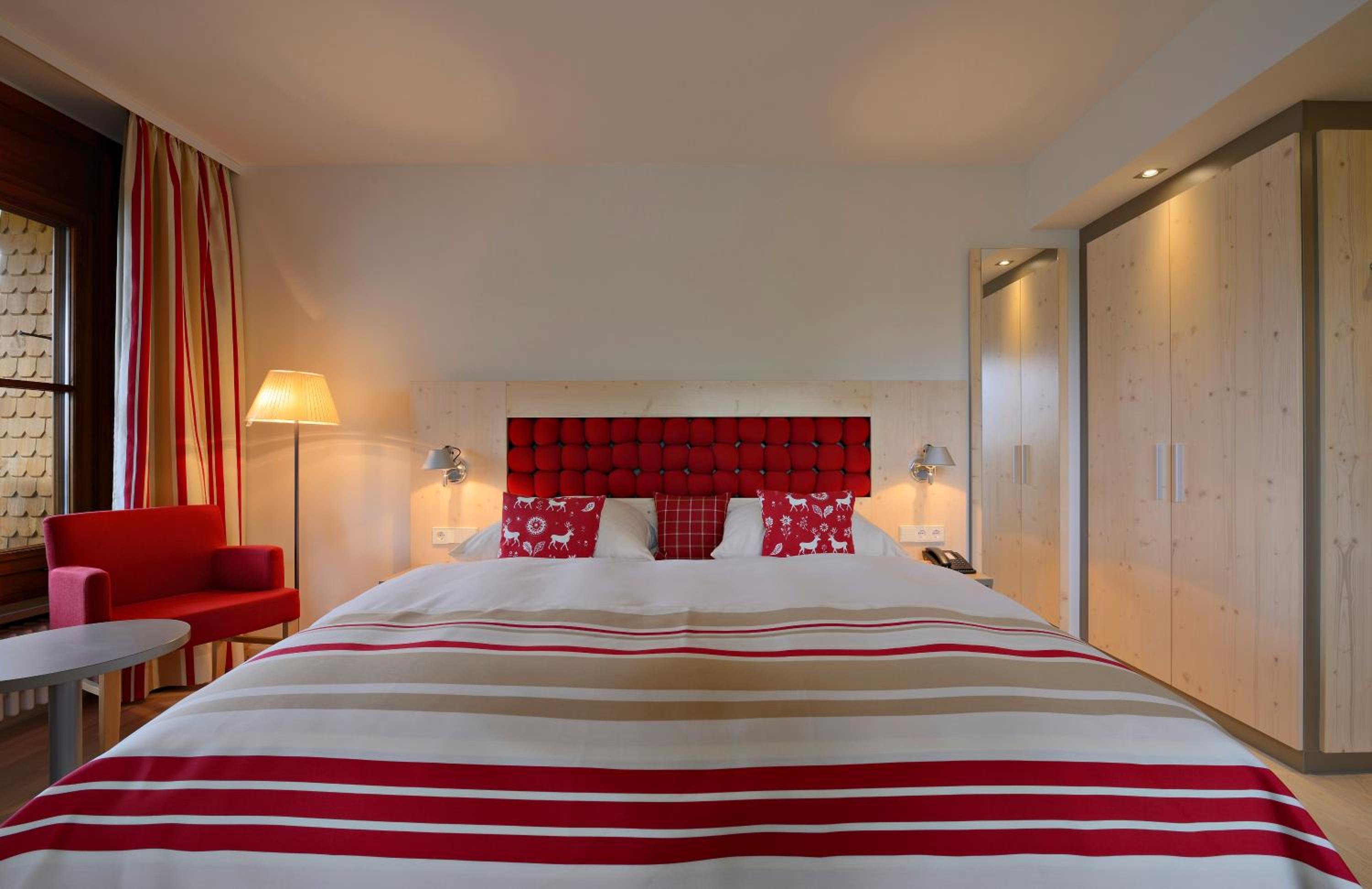 Premier Double Room with Lake View and Balcony - Photo 1