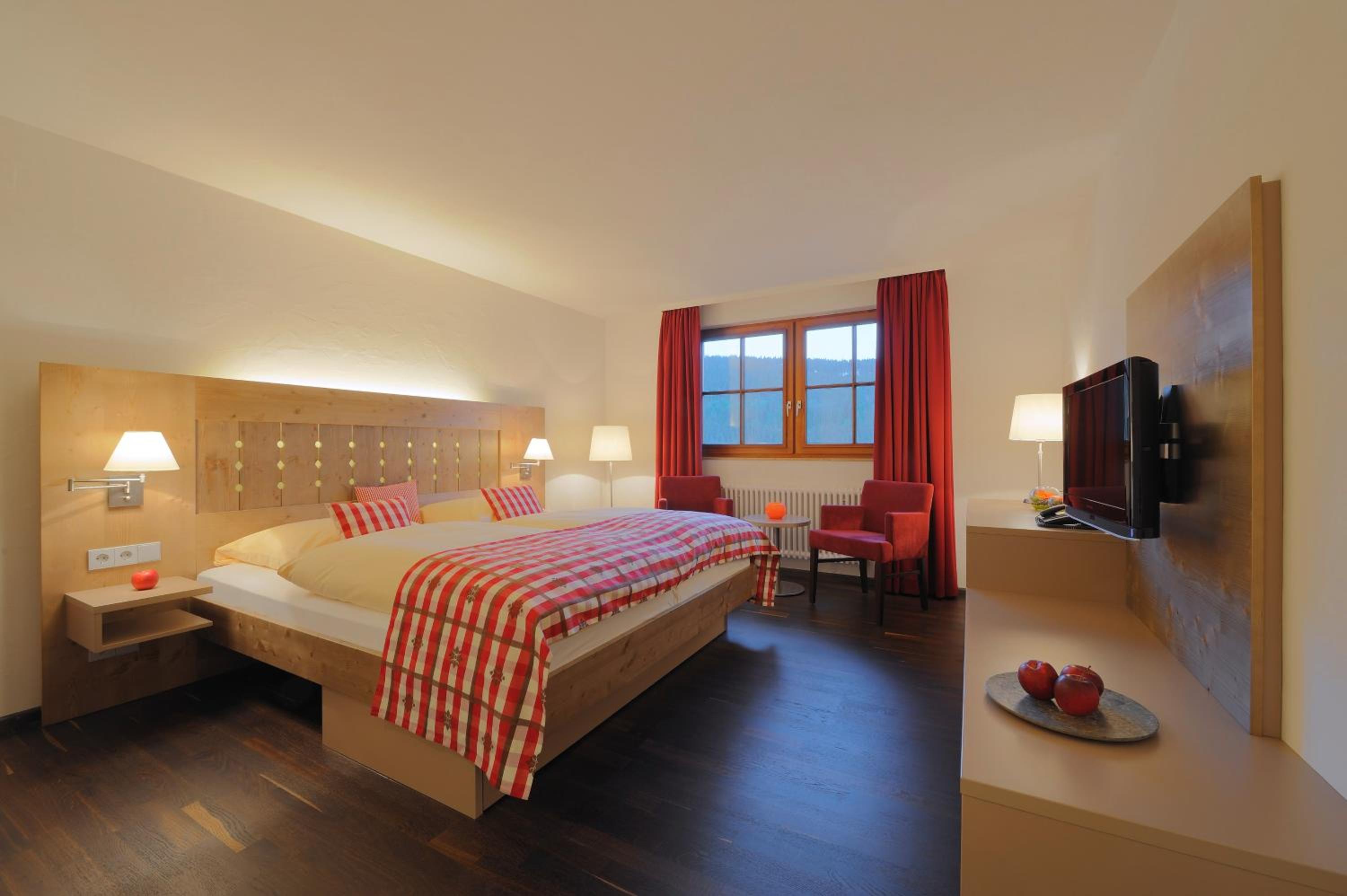 Superior Double Room with Lake View - Photo 4