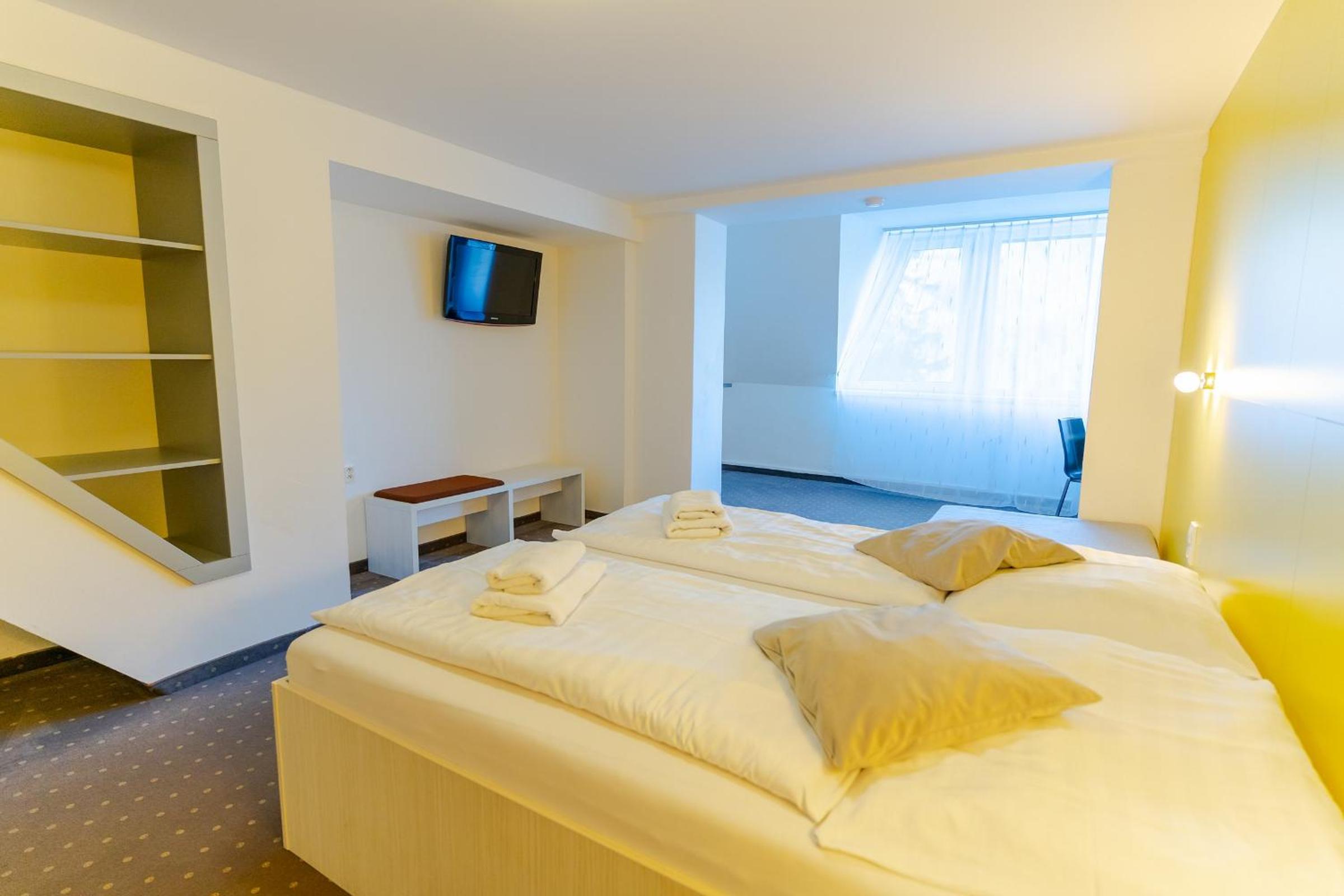 Standard Double Room photo 2