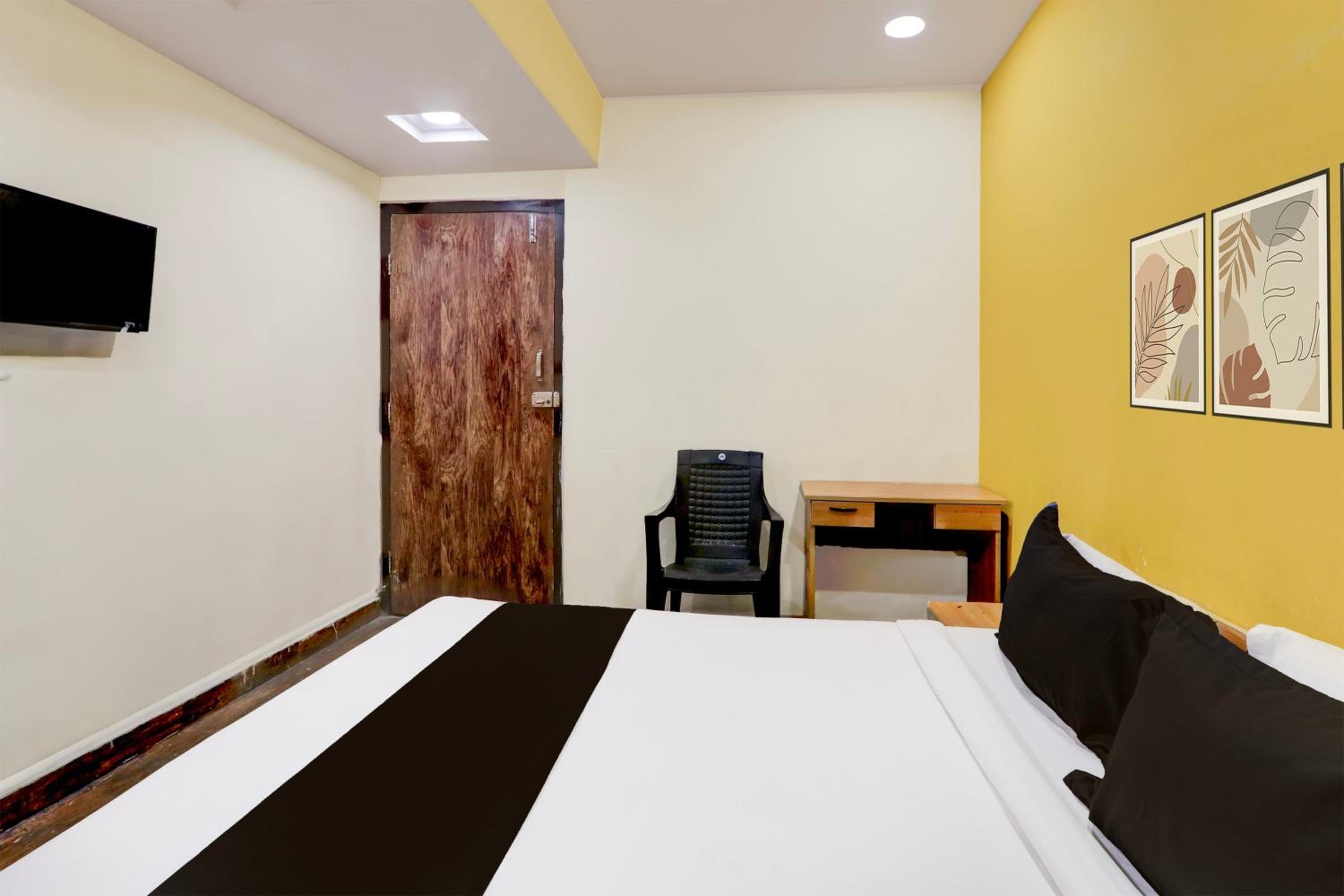 Classic Triple Room photo 2