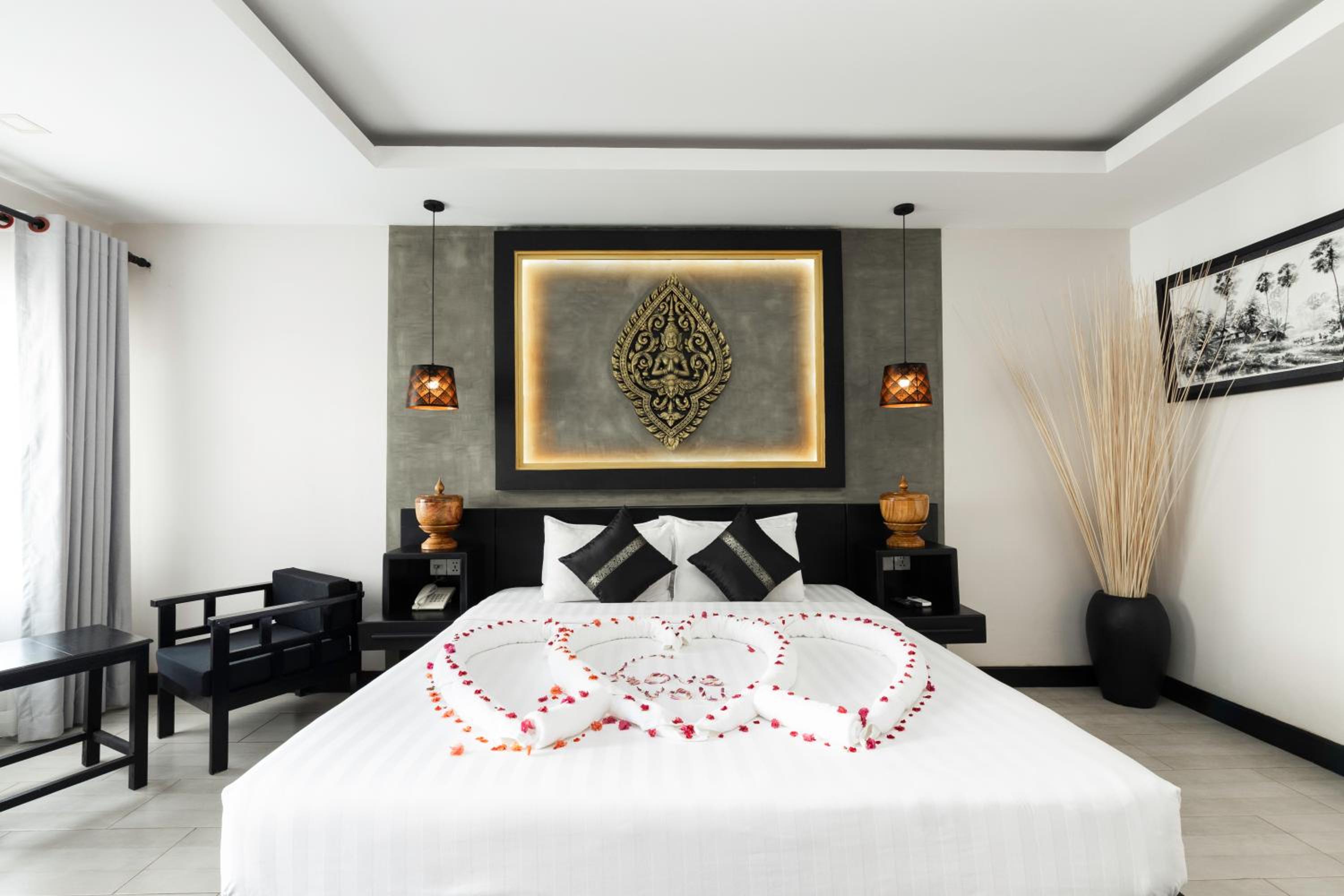 Deluxe Double Room - Photo 13