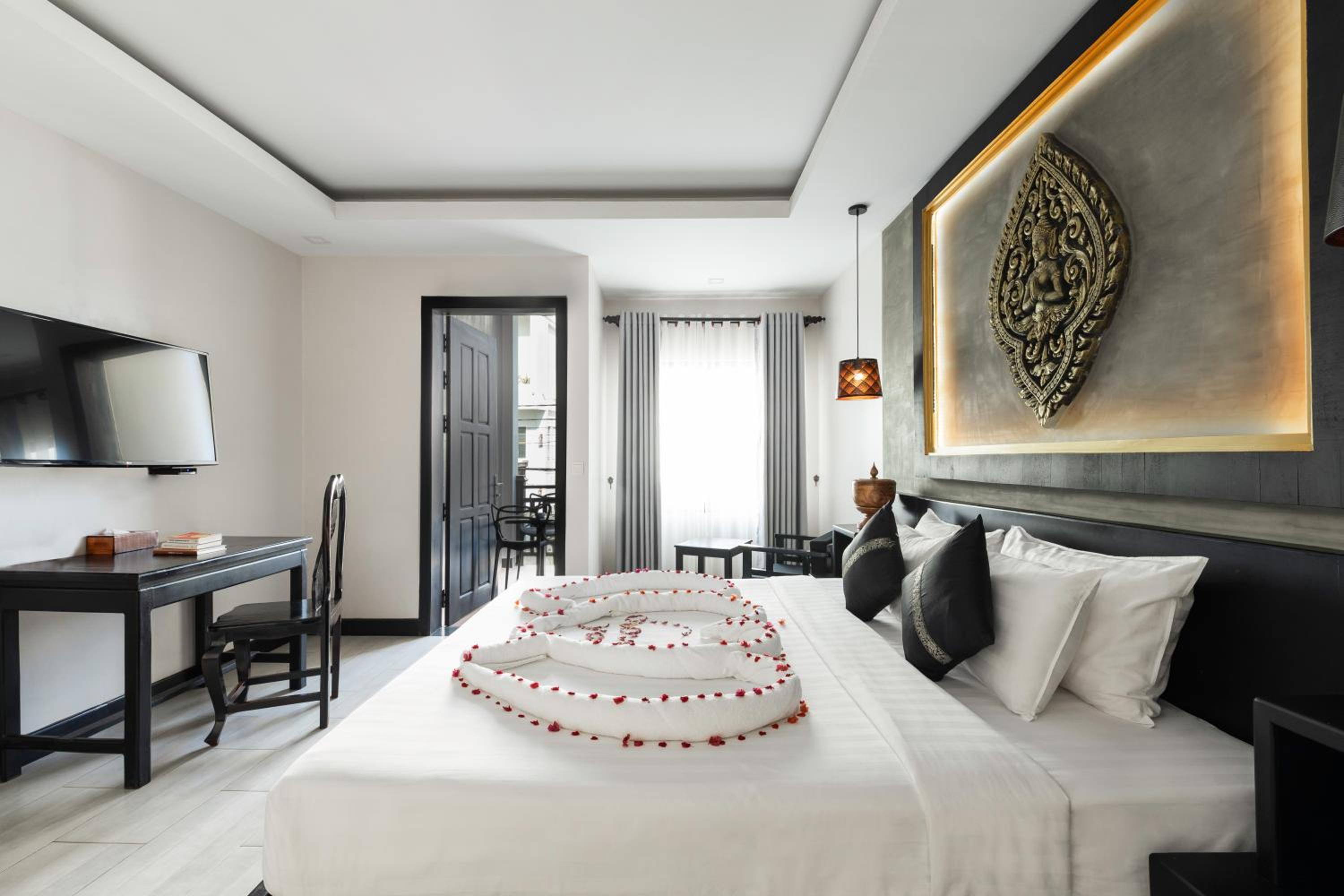 Deluxe Double Room - Photo 15