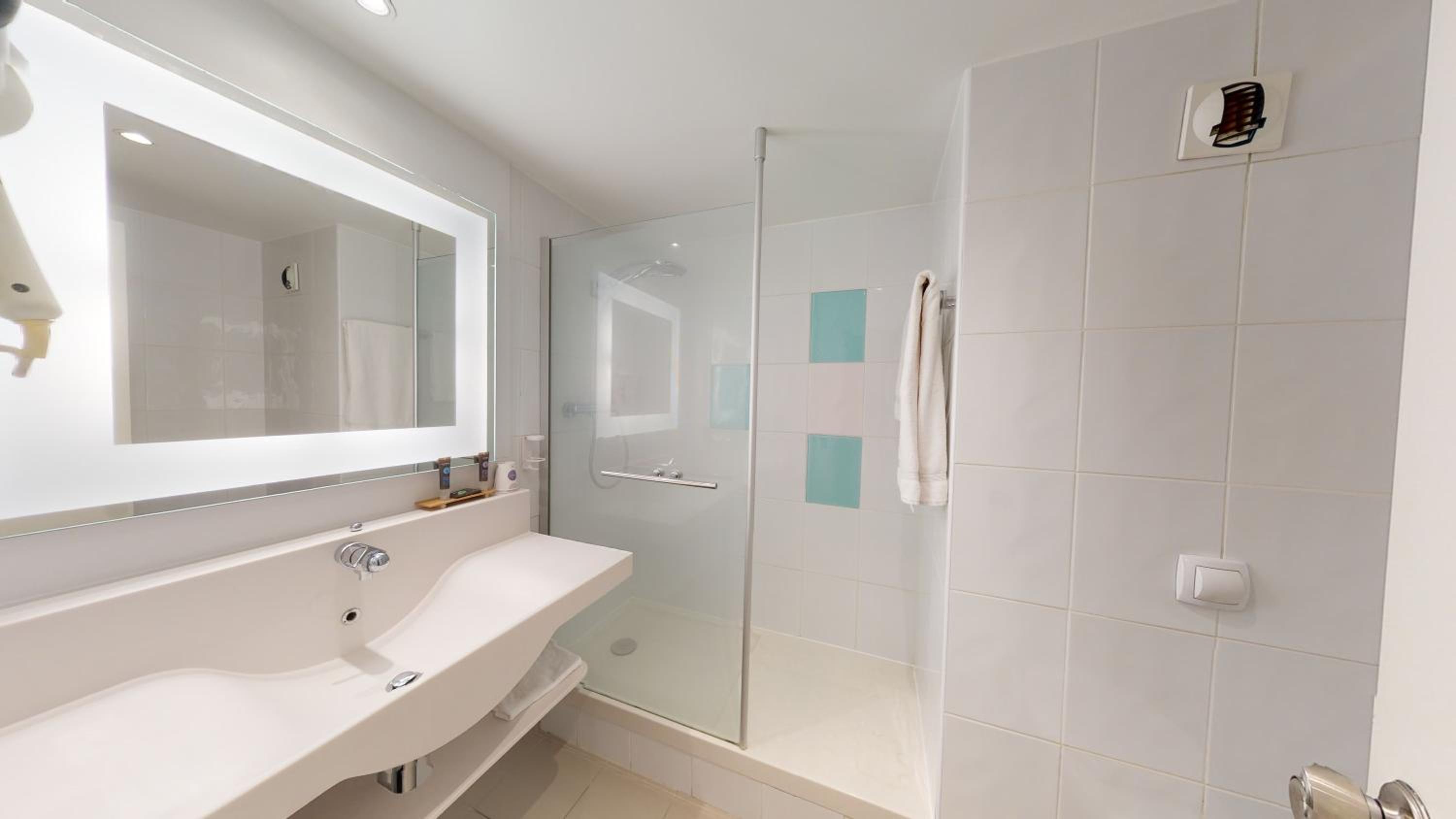 Executive Double Room with Sofa Bed - Photo 2