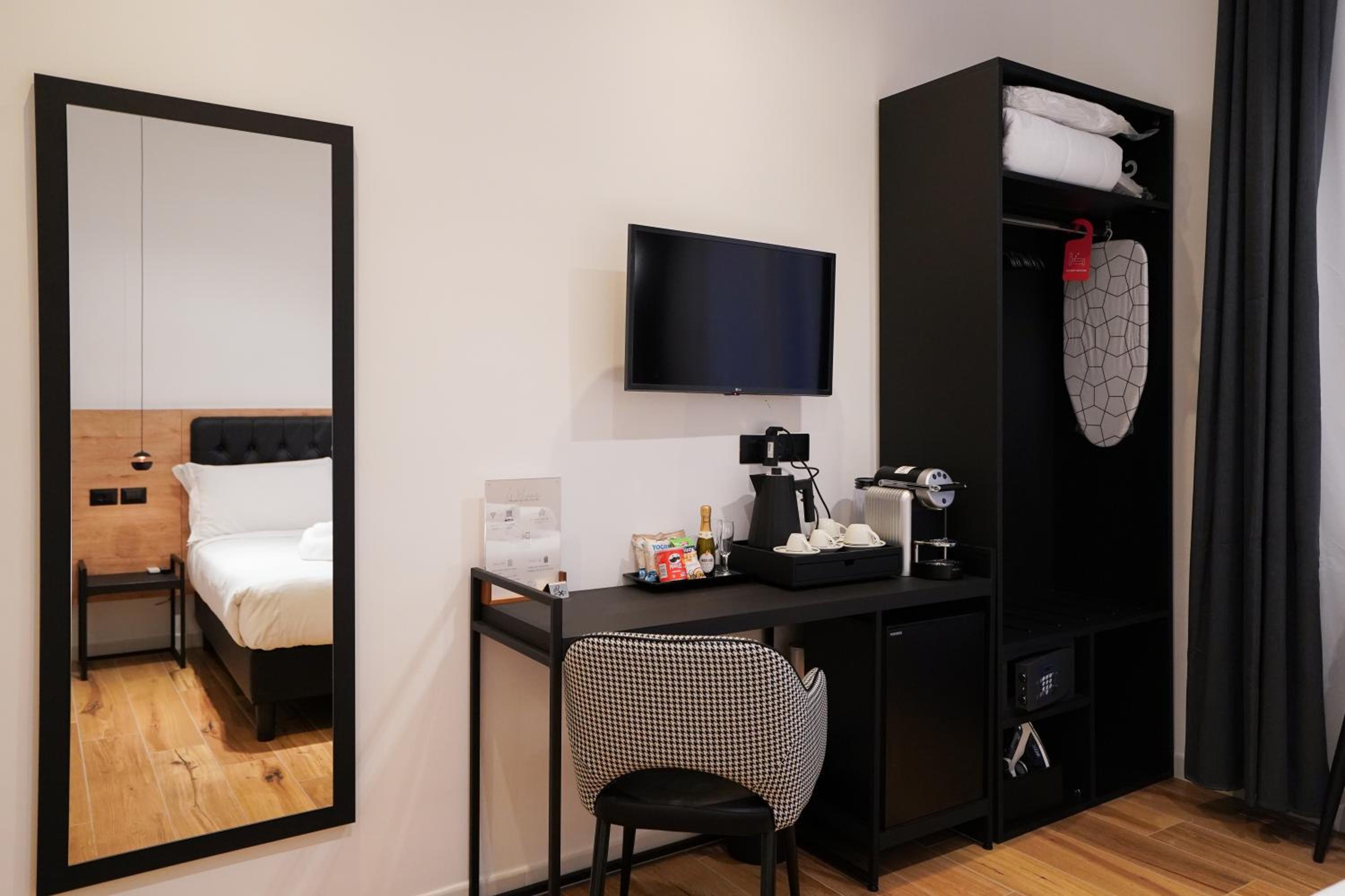 Double or Twin Room photo 3