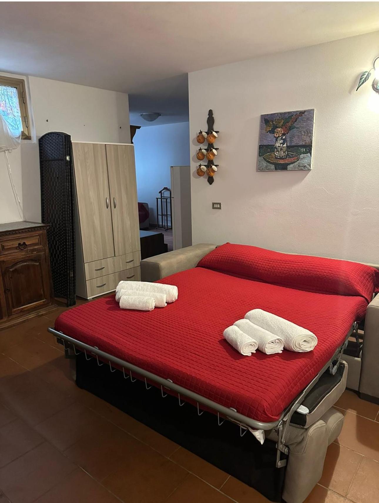 King Studio with Sofa Bed