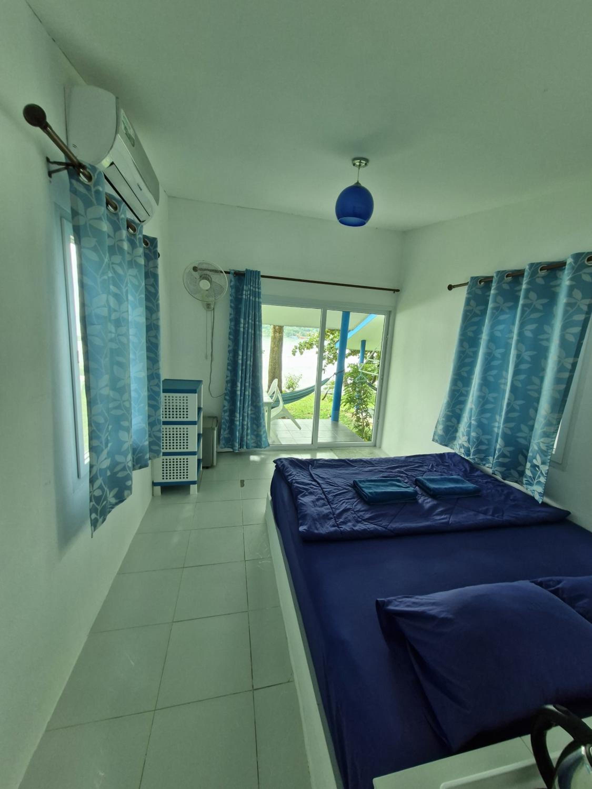 Room with Sea View - Photo 2