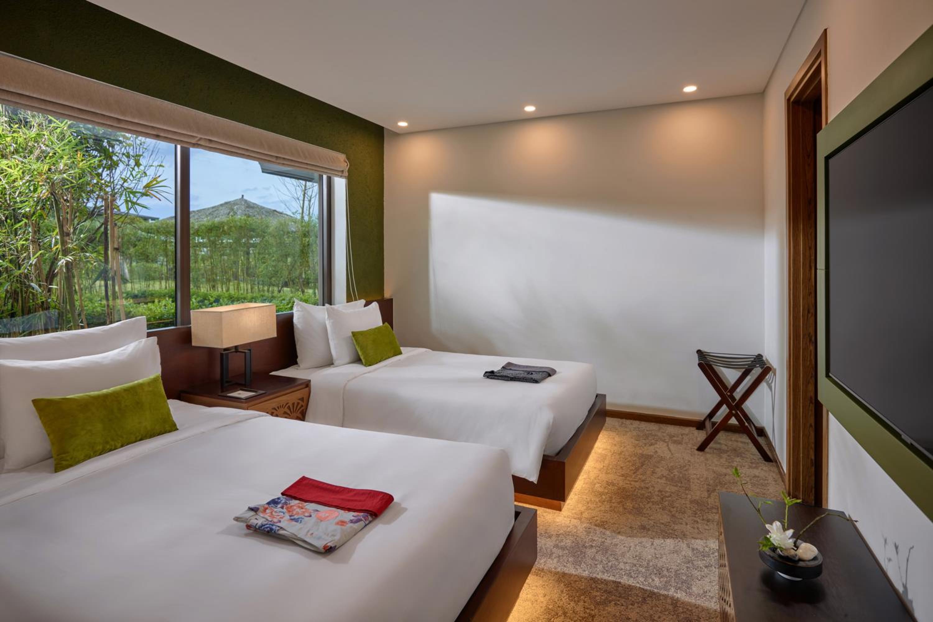 Three Bedroom Villa with Private Onsen - Photo 3