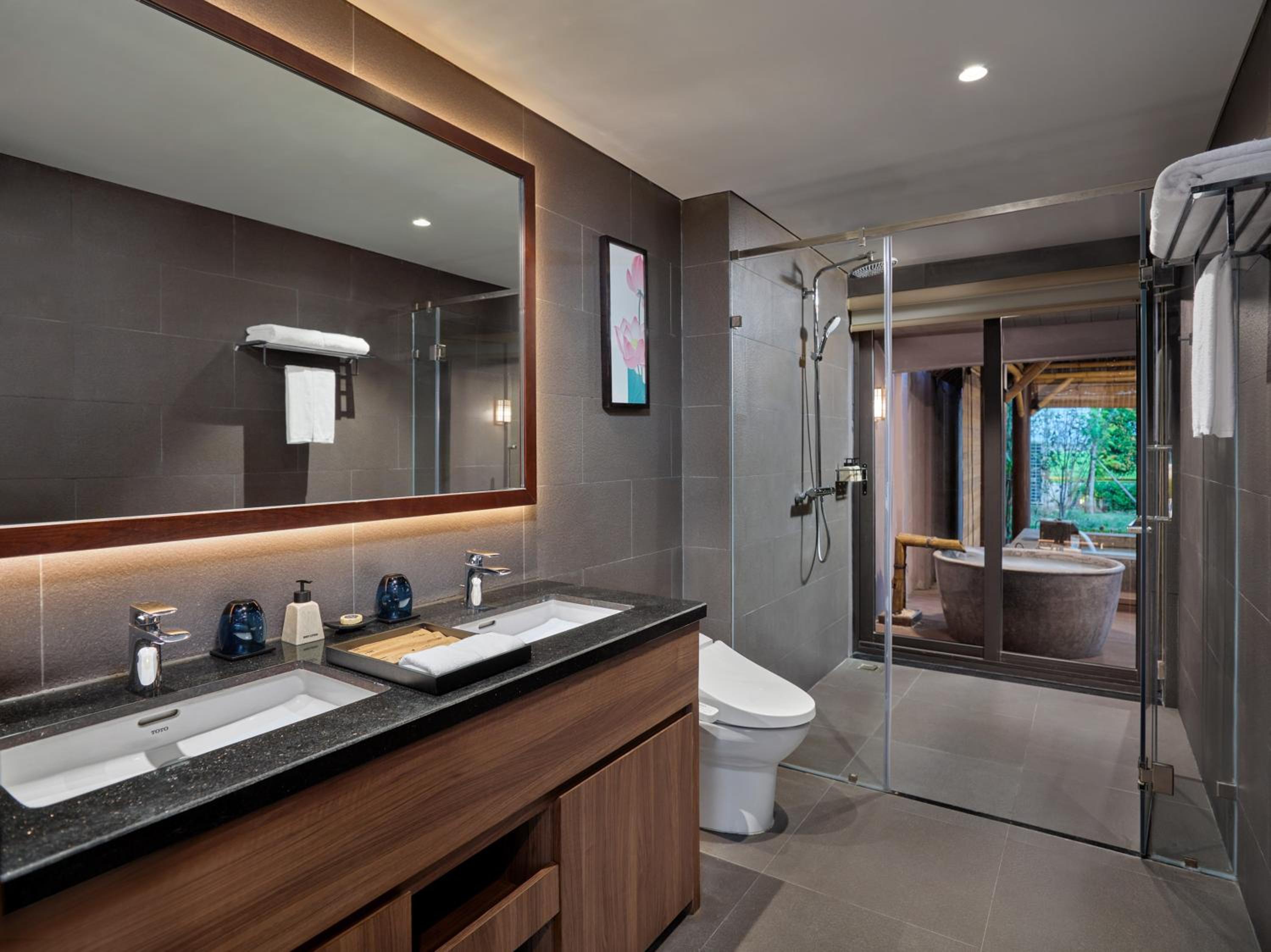 Three Bedroom Villa with Private Onsen - Photo 5