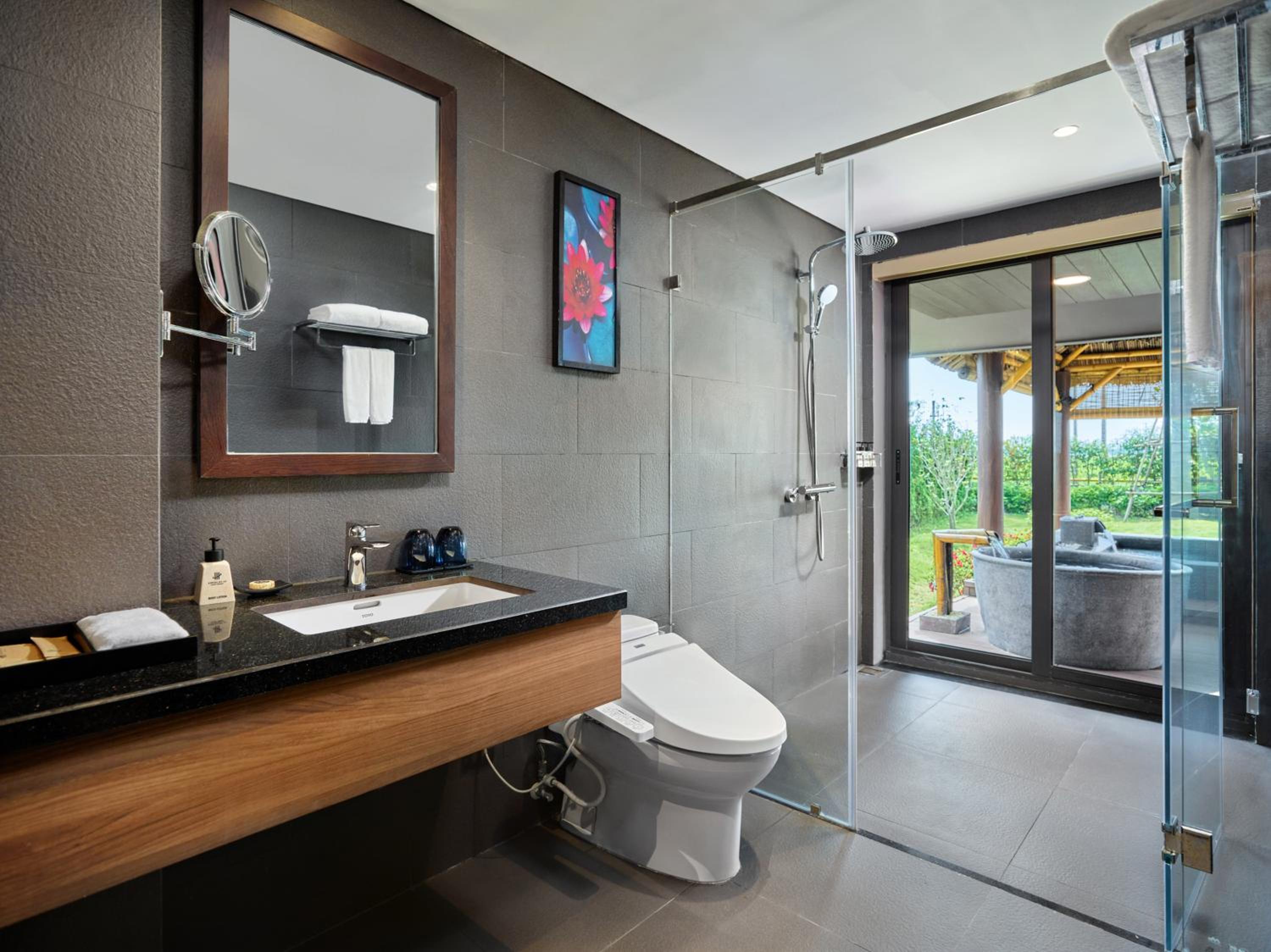 Family Villa with Private Onsen - Photo 3