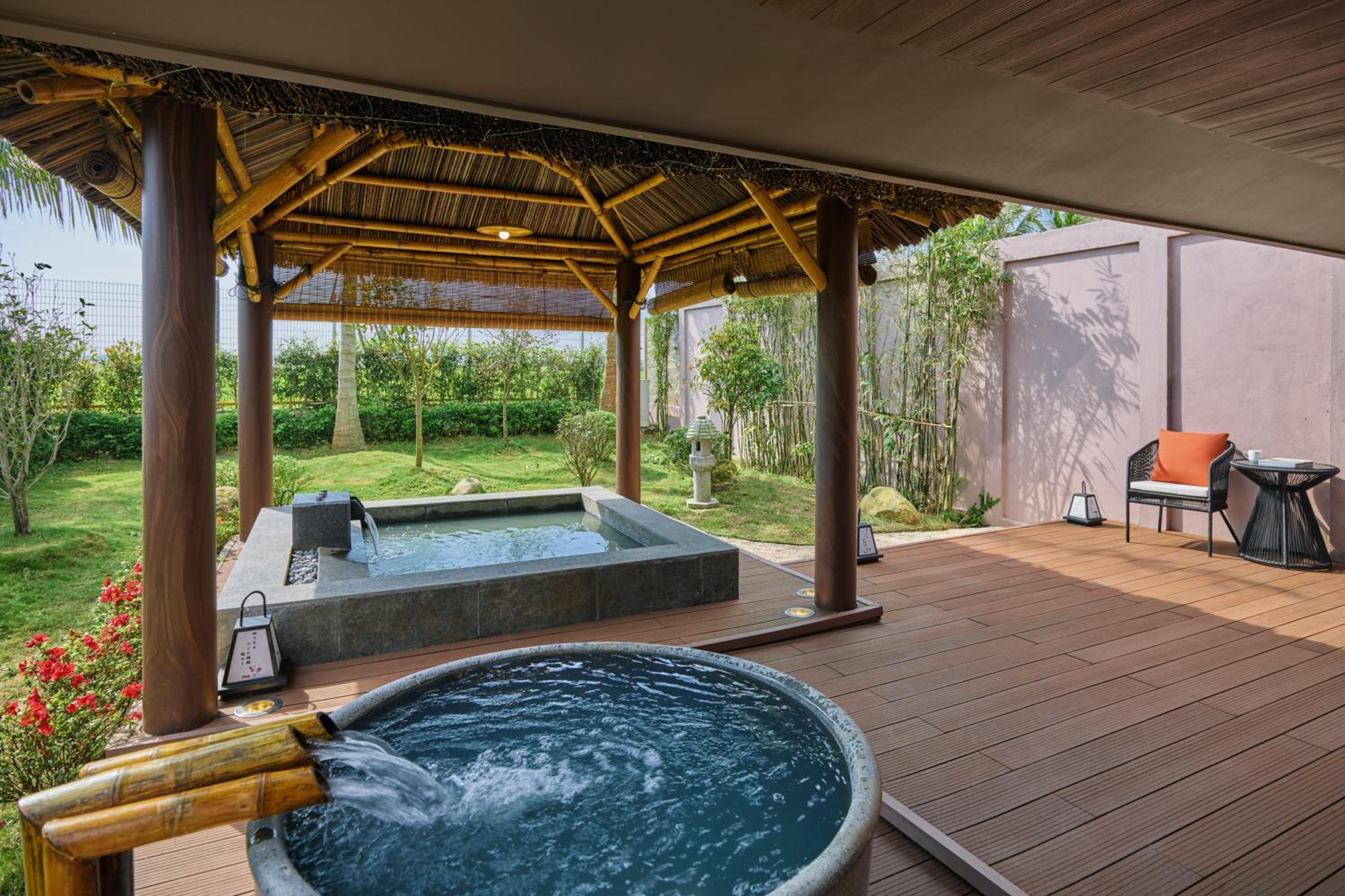 Family Villa with Private Onsen - Photo 5
